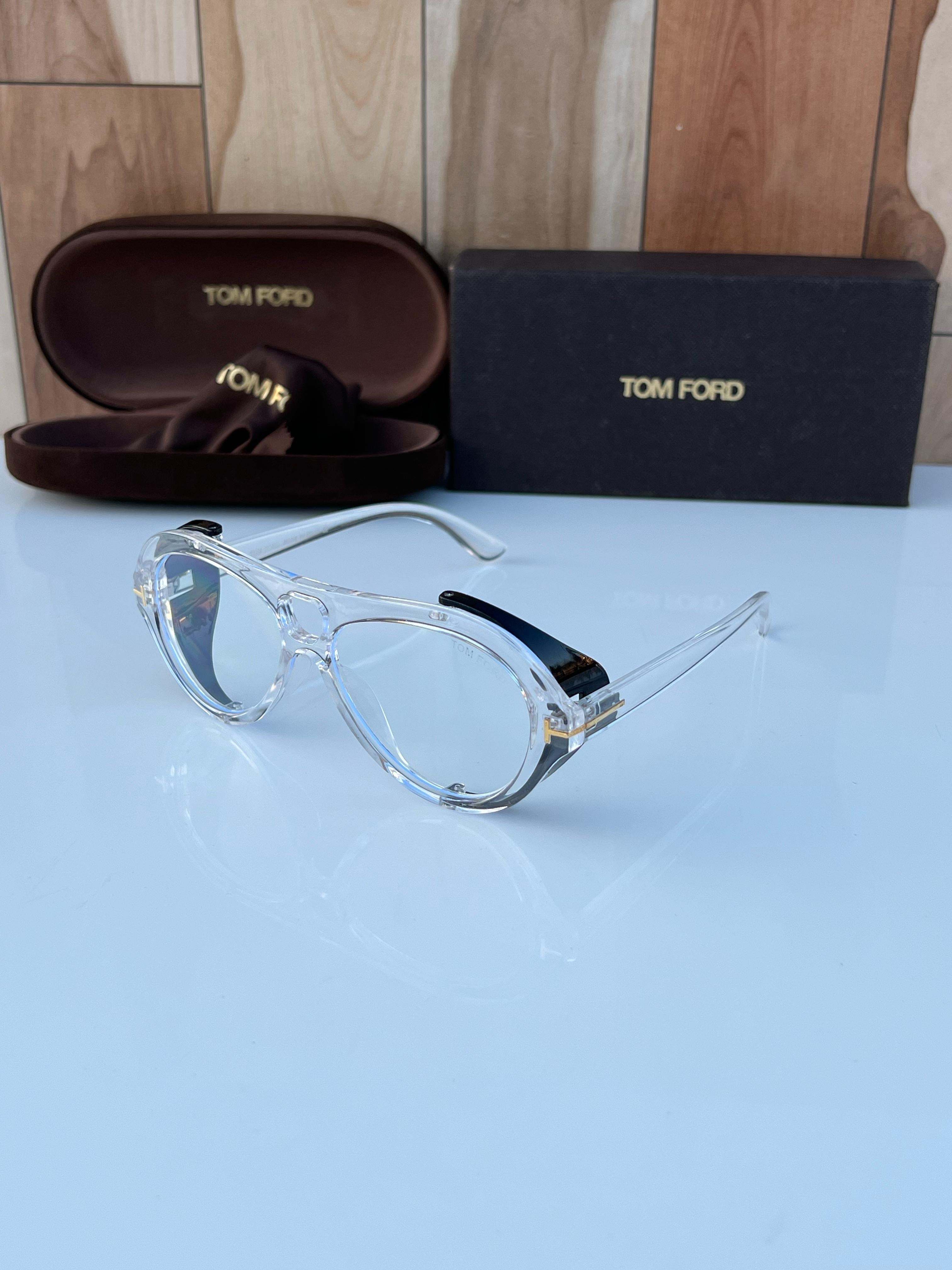 To_M_ford 77137 white Plano