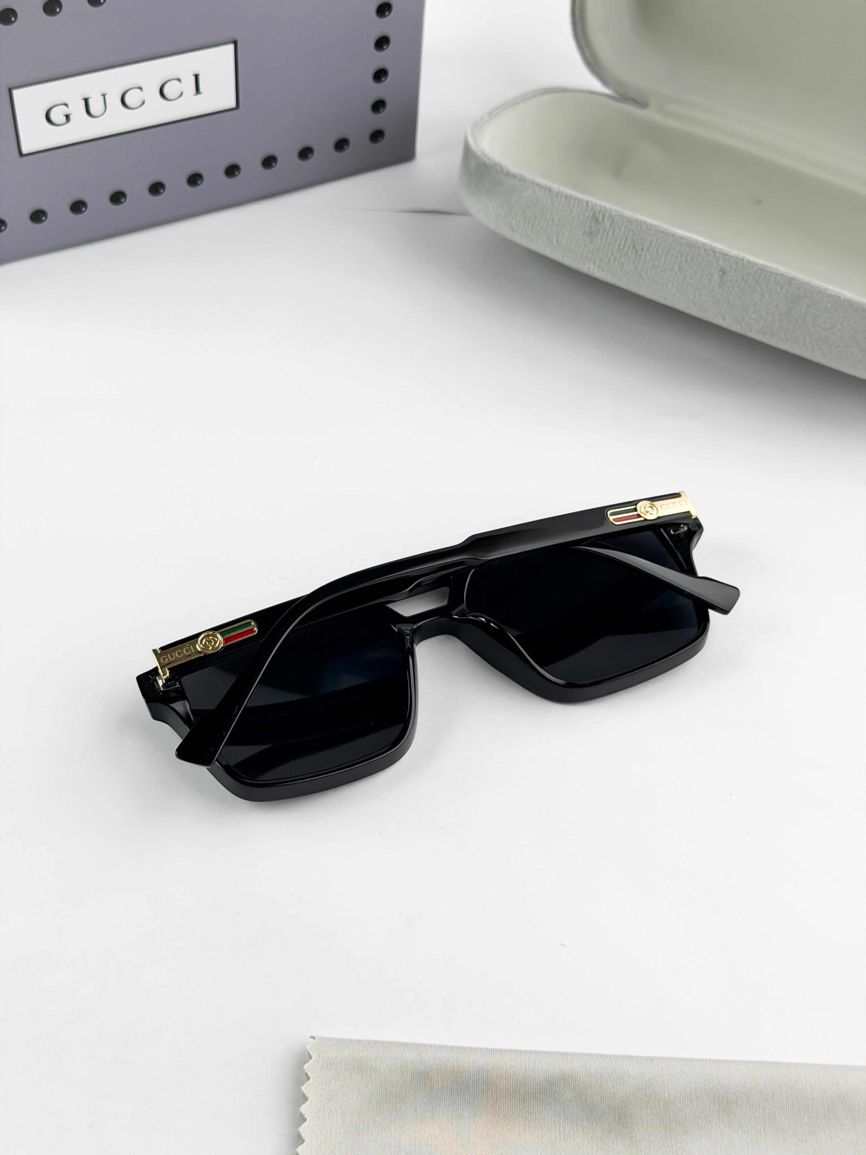 GuC*i sunglass 3622