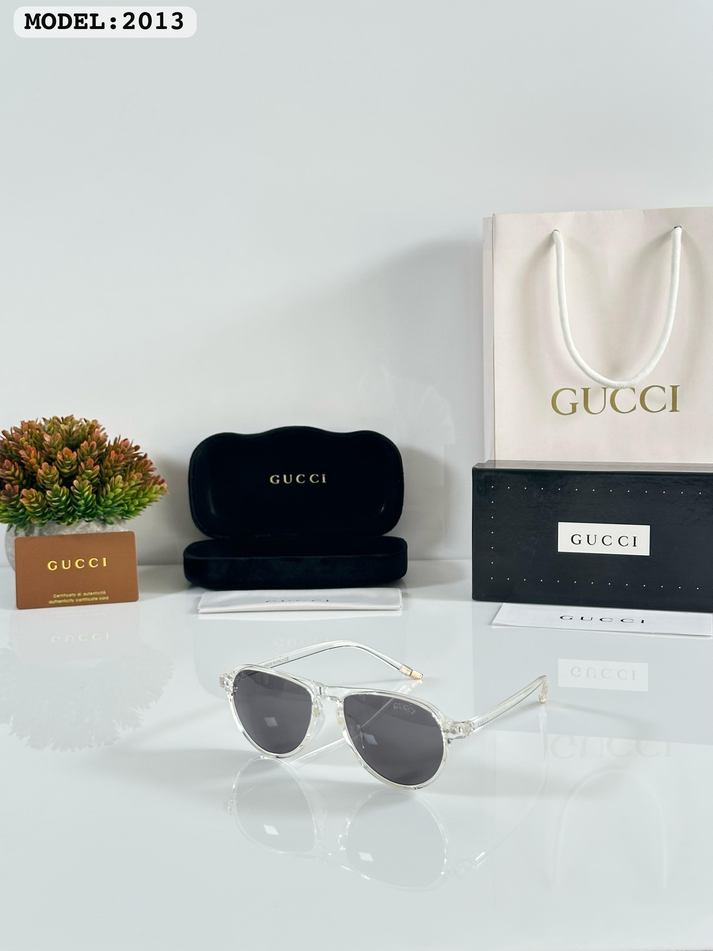 Gu_ci 2013 water Black