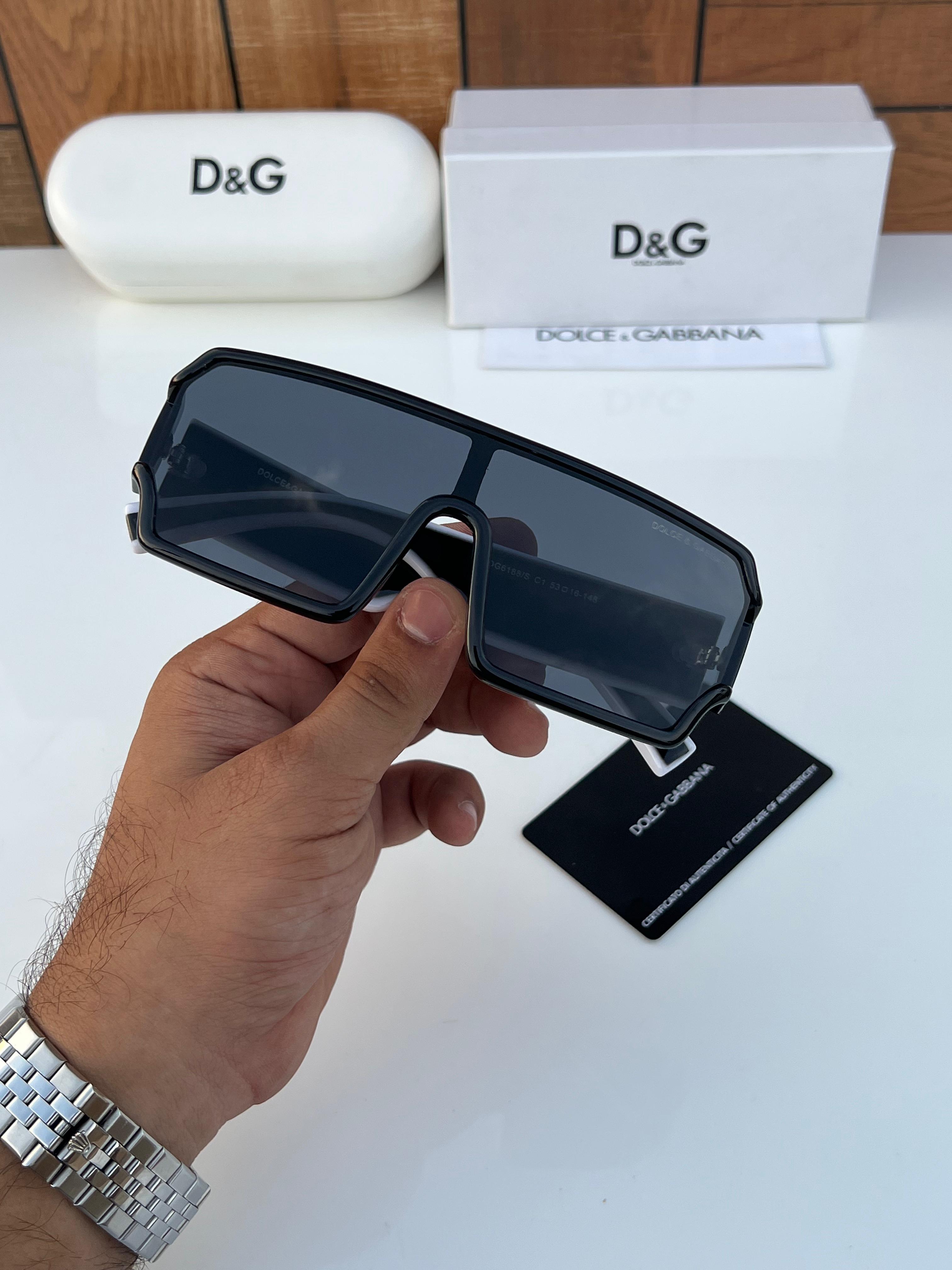 D &_g 8002