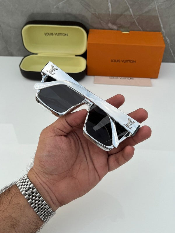 Lo_uis_vui_tton_1502_chrome_black