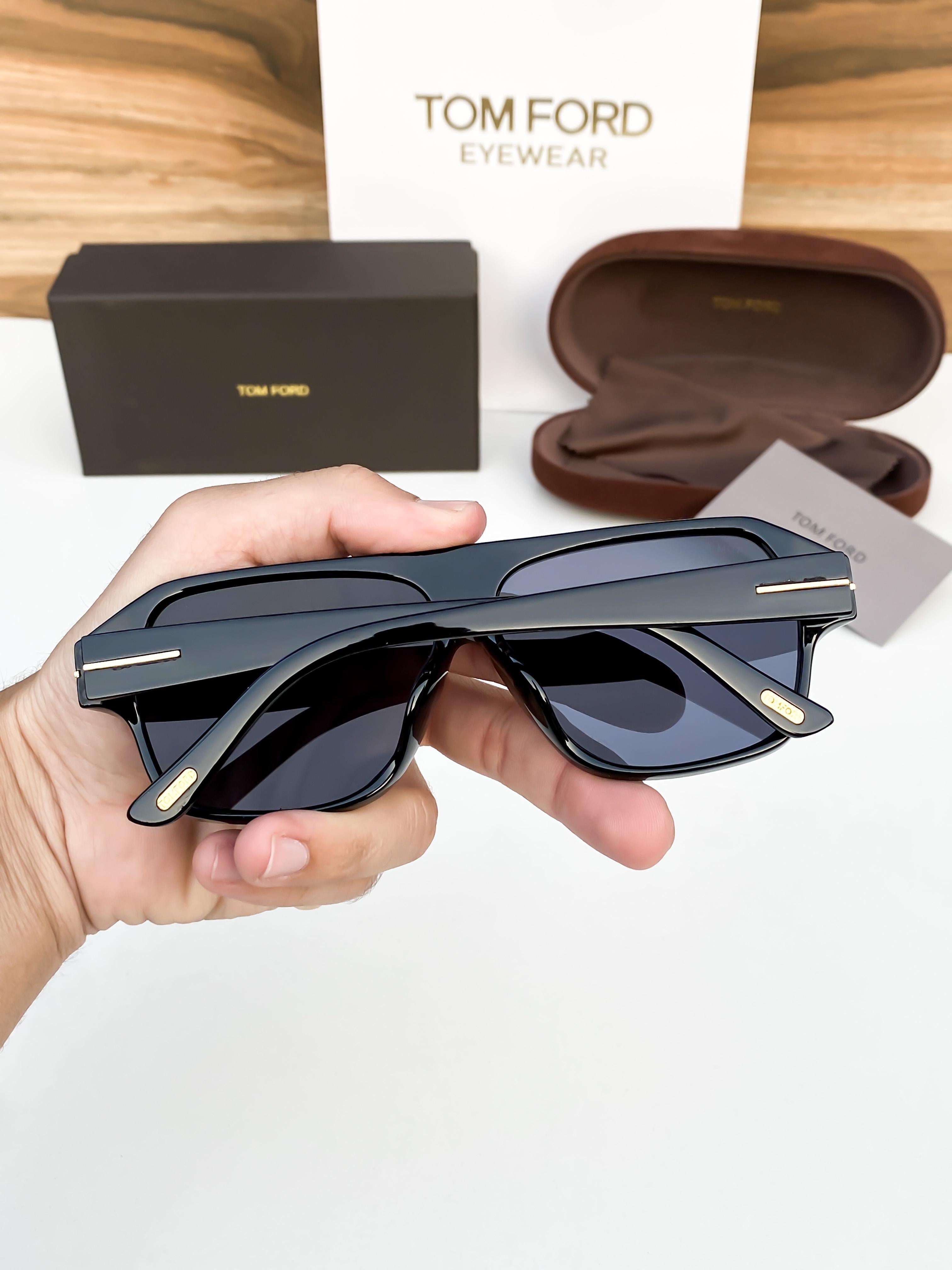 To_ MFORD  BLACK 6033