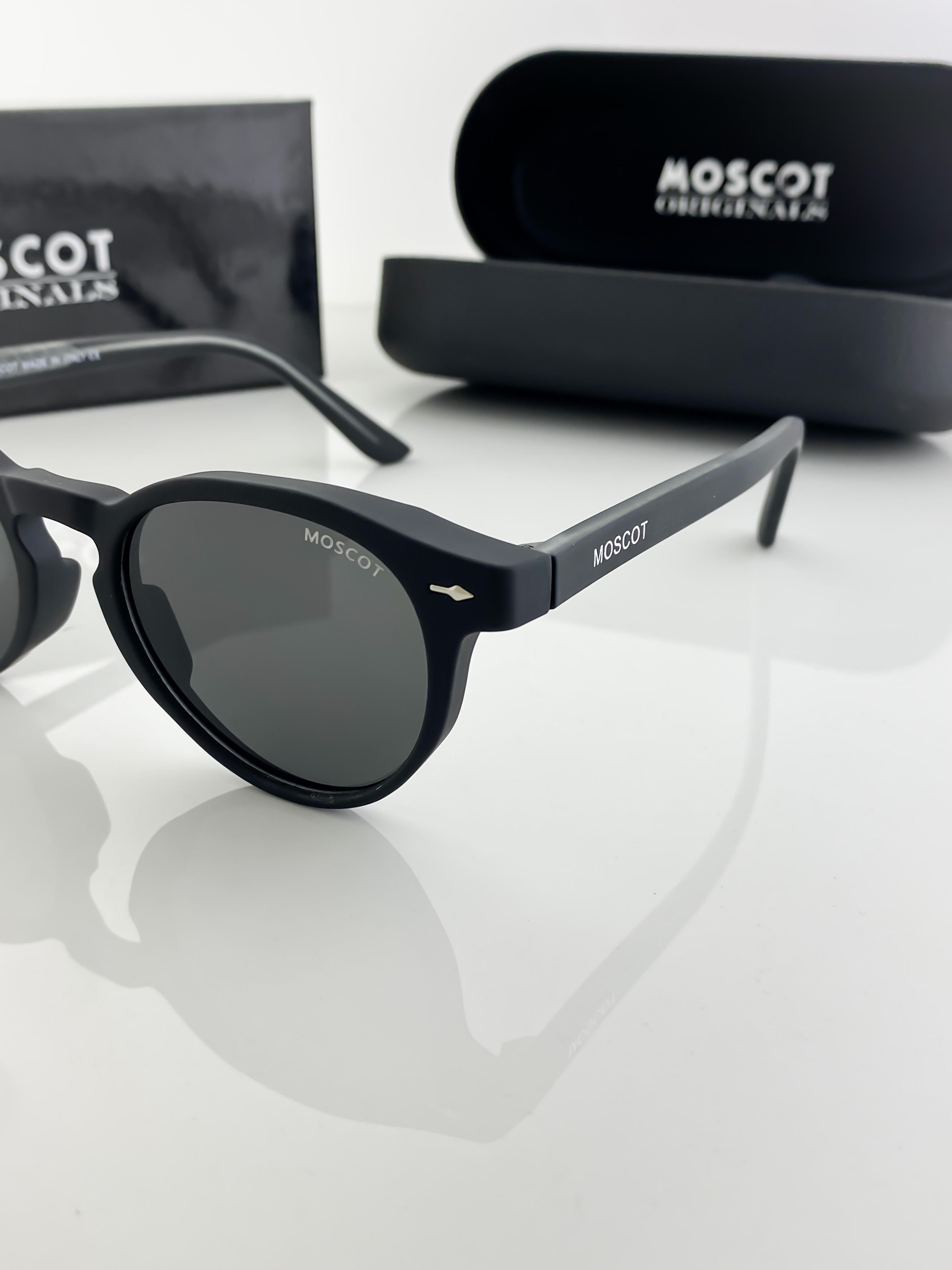 MOST BLACK 58760