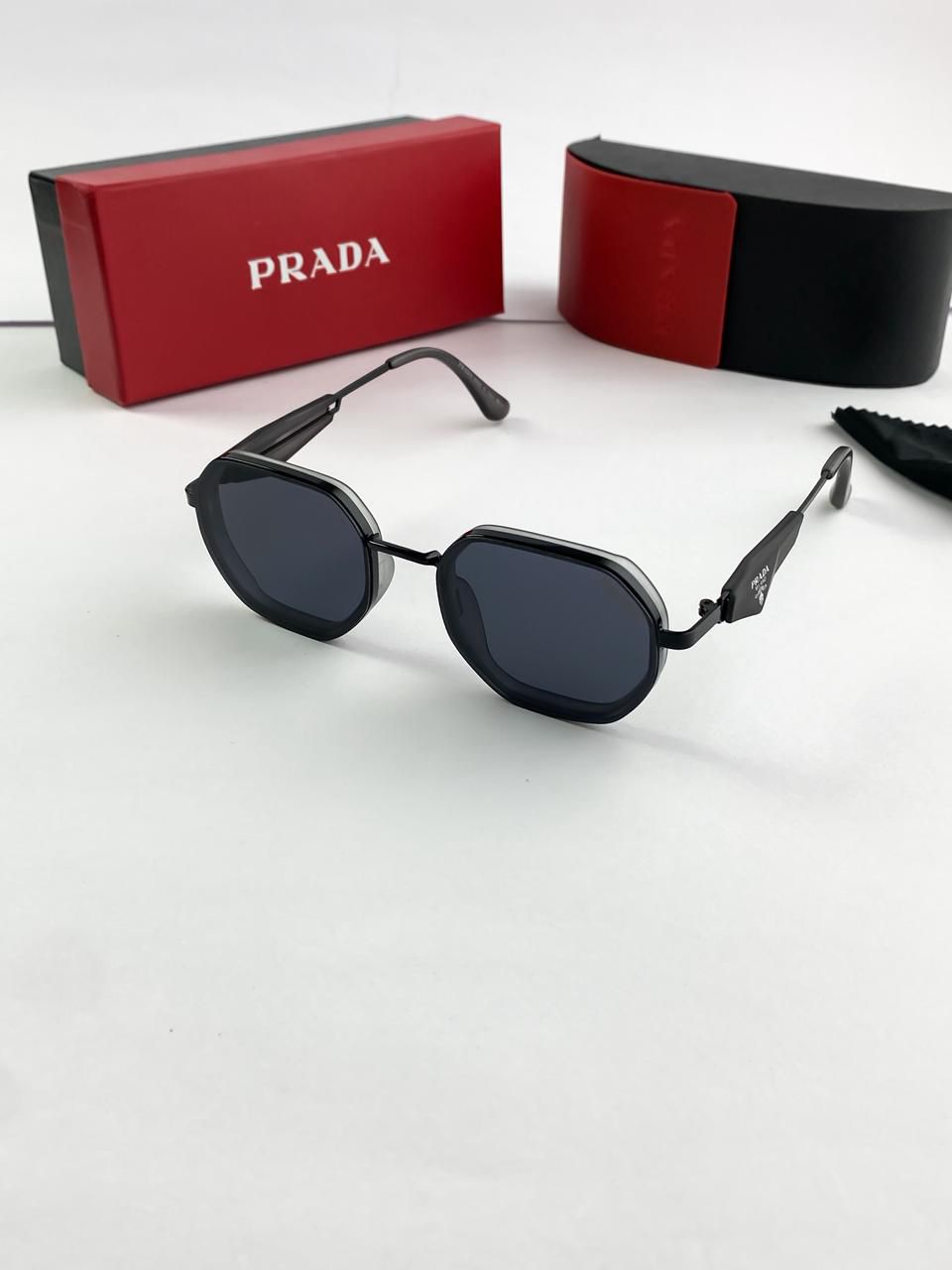 P  BLACK 110