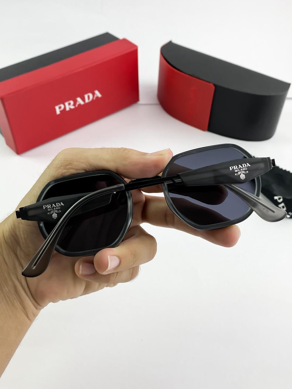 P  BLACK 110