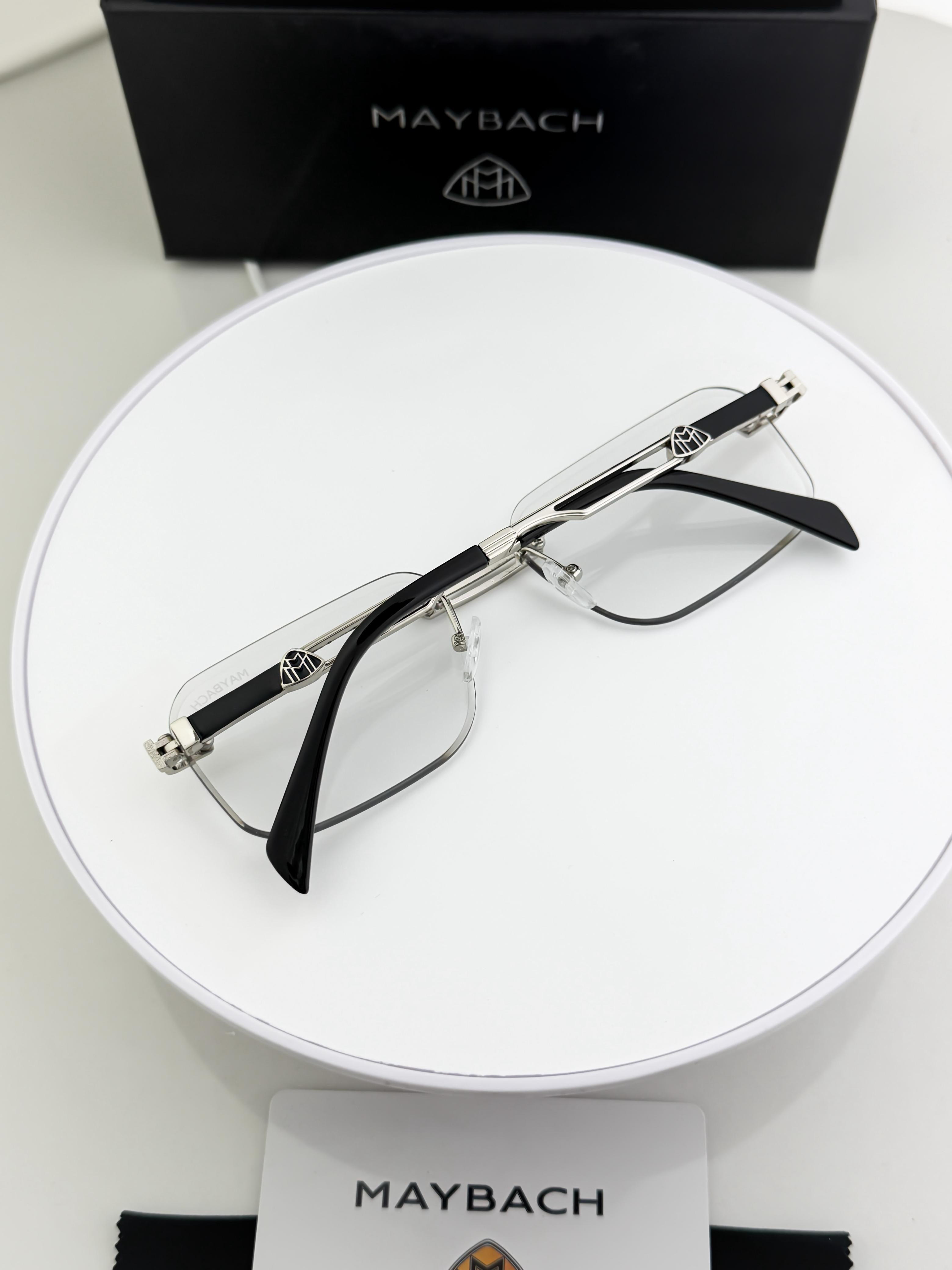 MAY  SILVER BLACK 1016