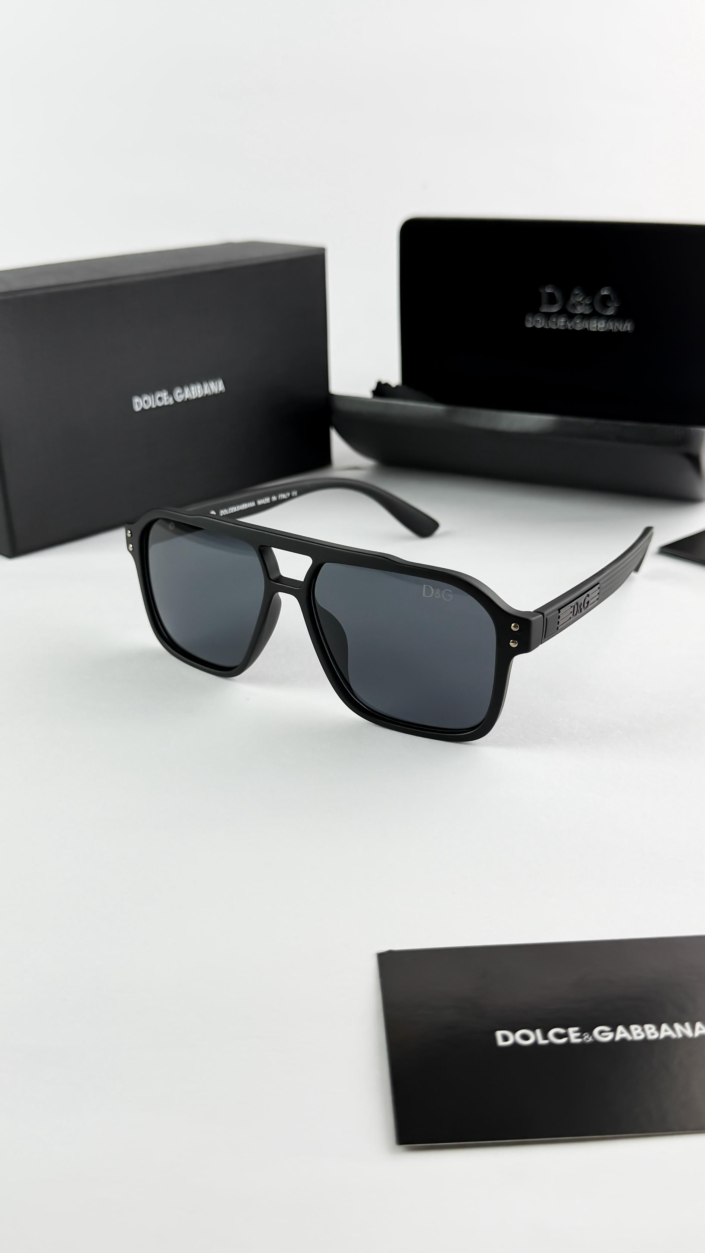 DOL__CE & GAbNA BLACK 8201