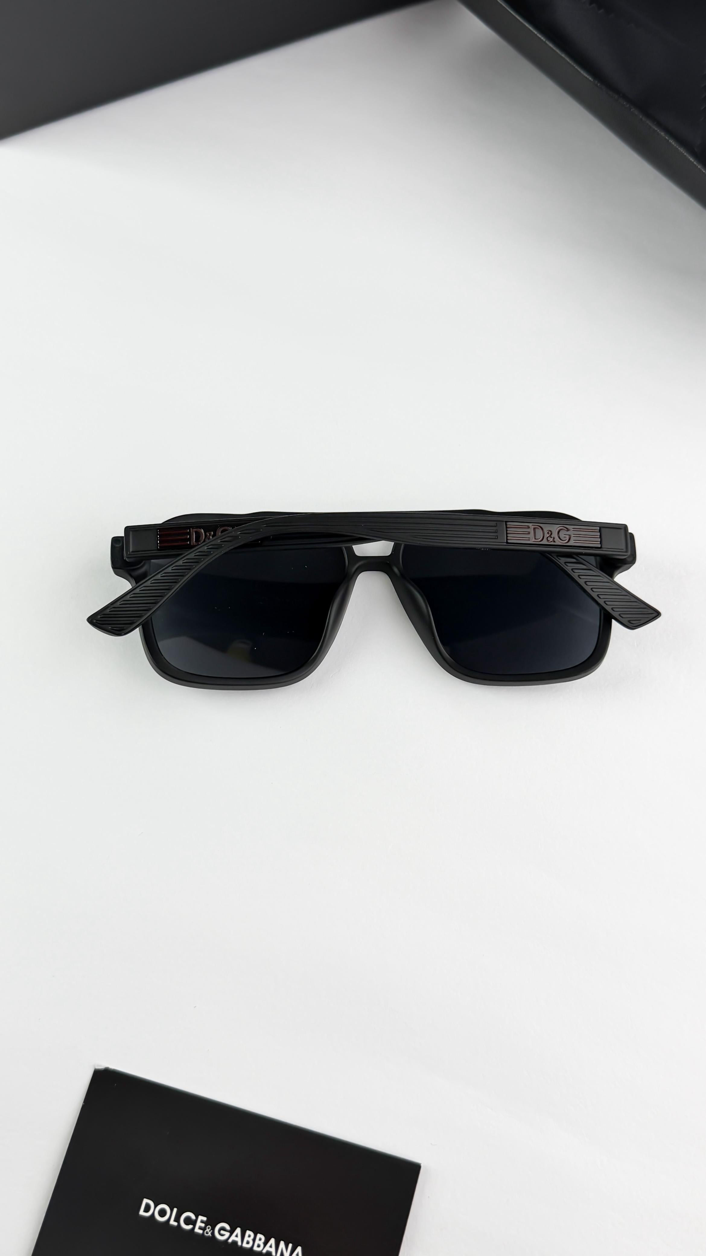 DOL__CE & GAbNA BLACK 8201