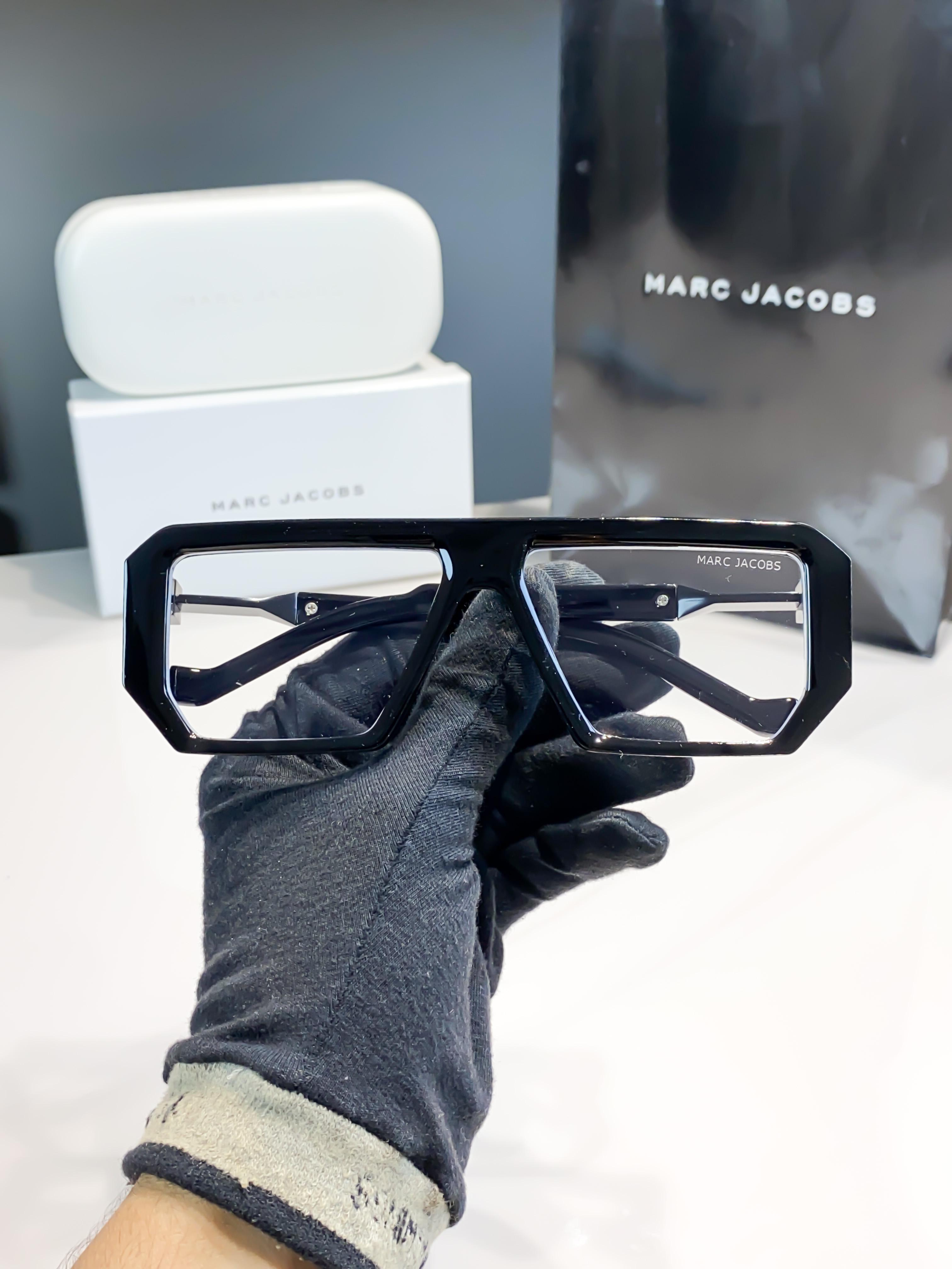 MA__RC JAC__BS BLACK FRAME