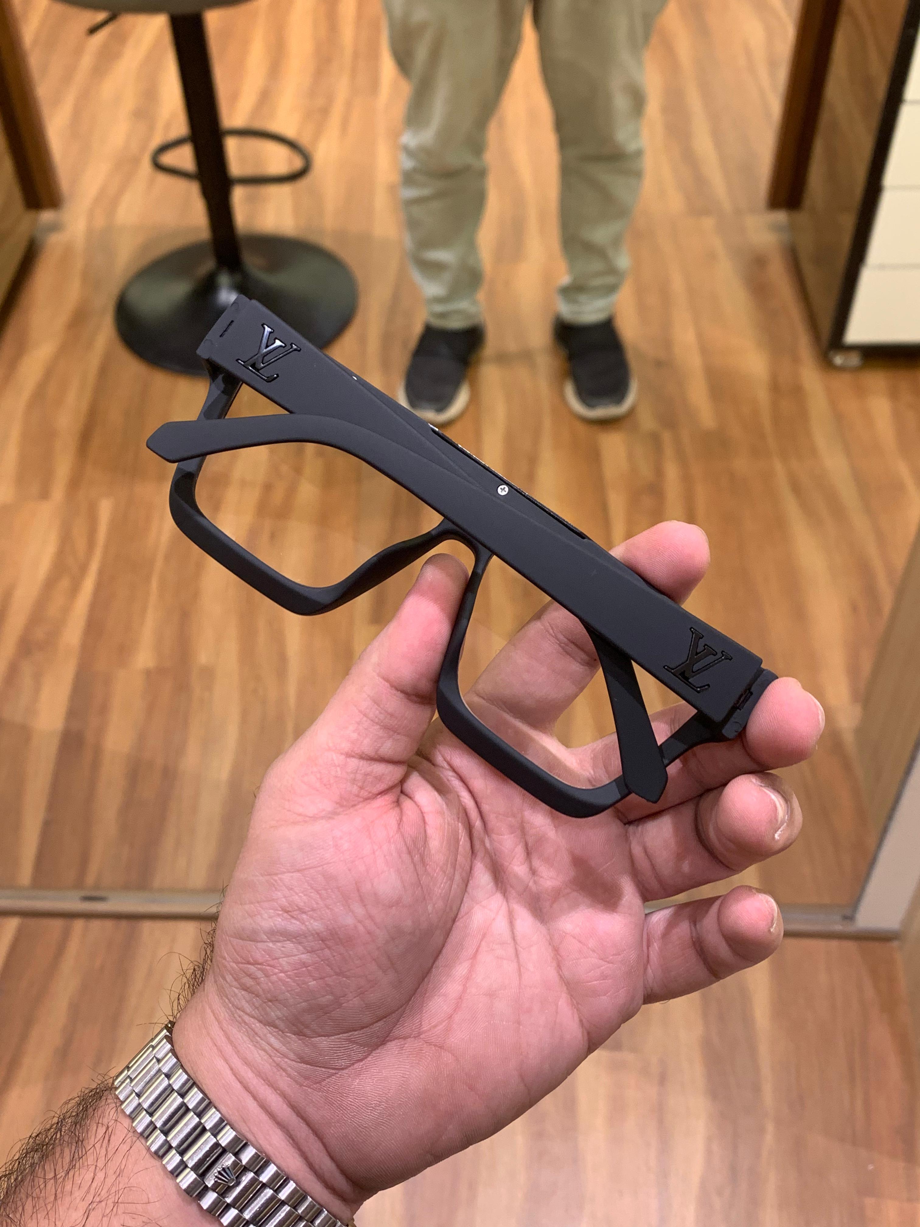 LOI__US SUNGLASS FRAME
