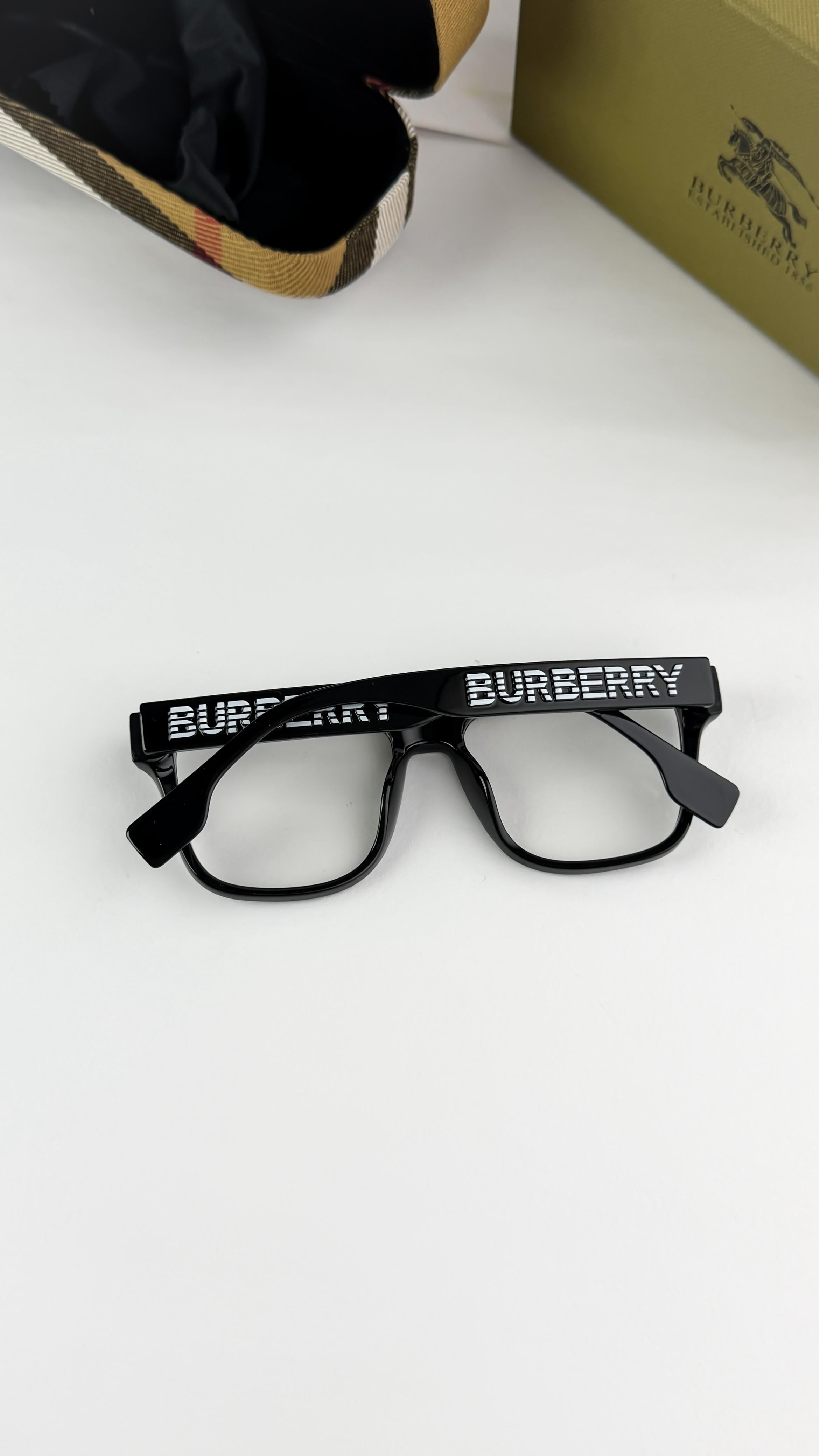 BURB__ERRY BLACK PLANO 4358  SUNGLASS