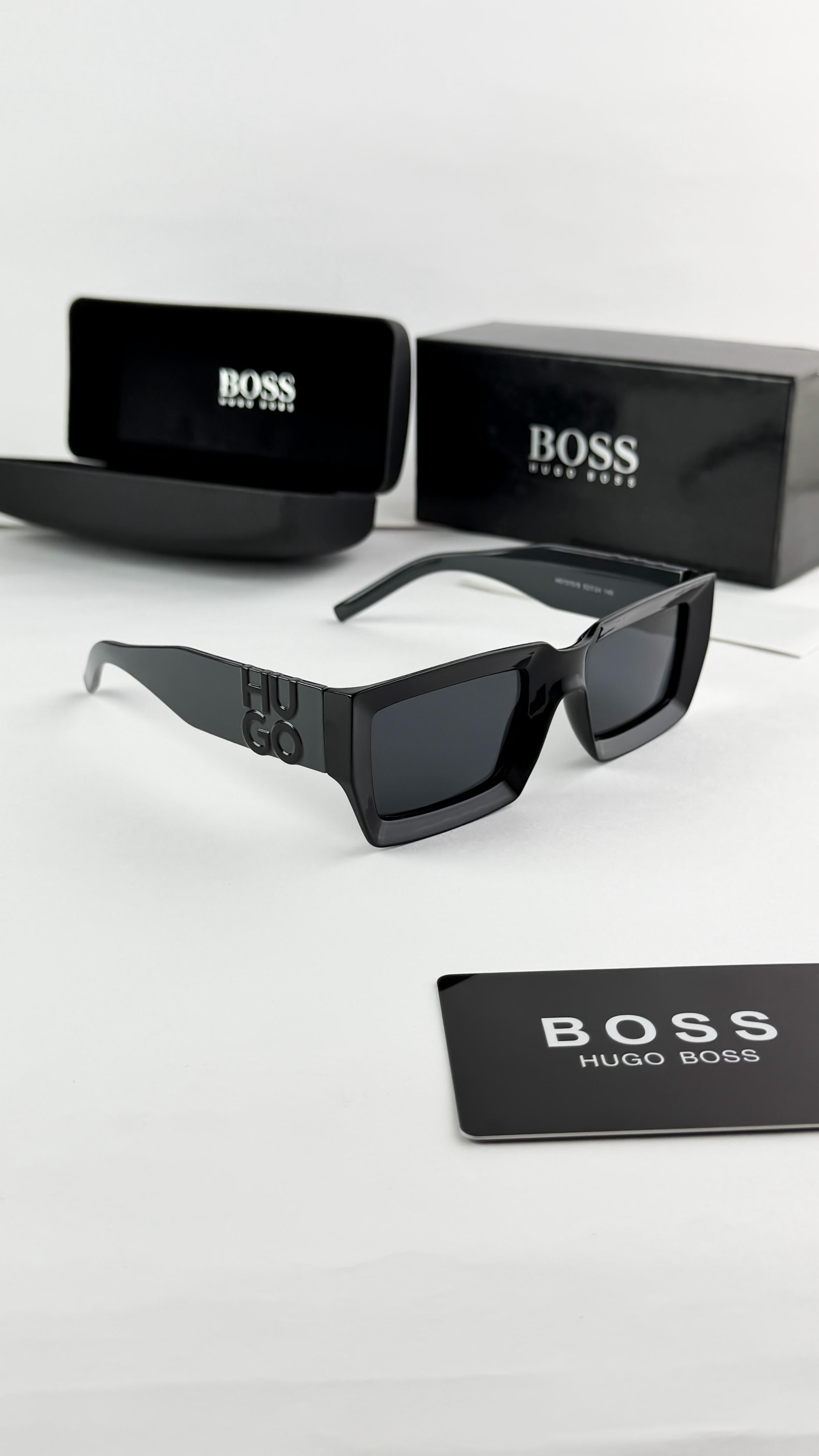 HU__GO B__SS GREY BLACK 1310  SUNGLASS