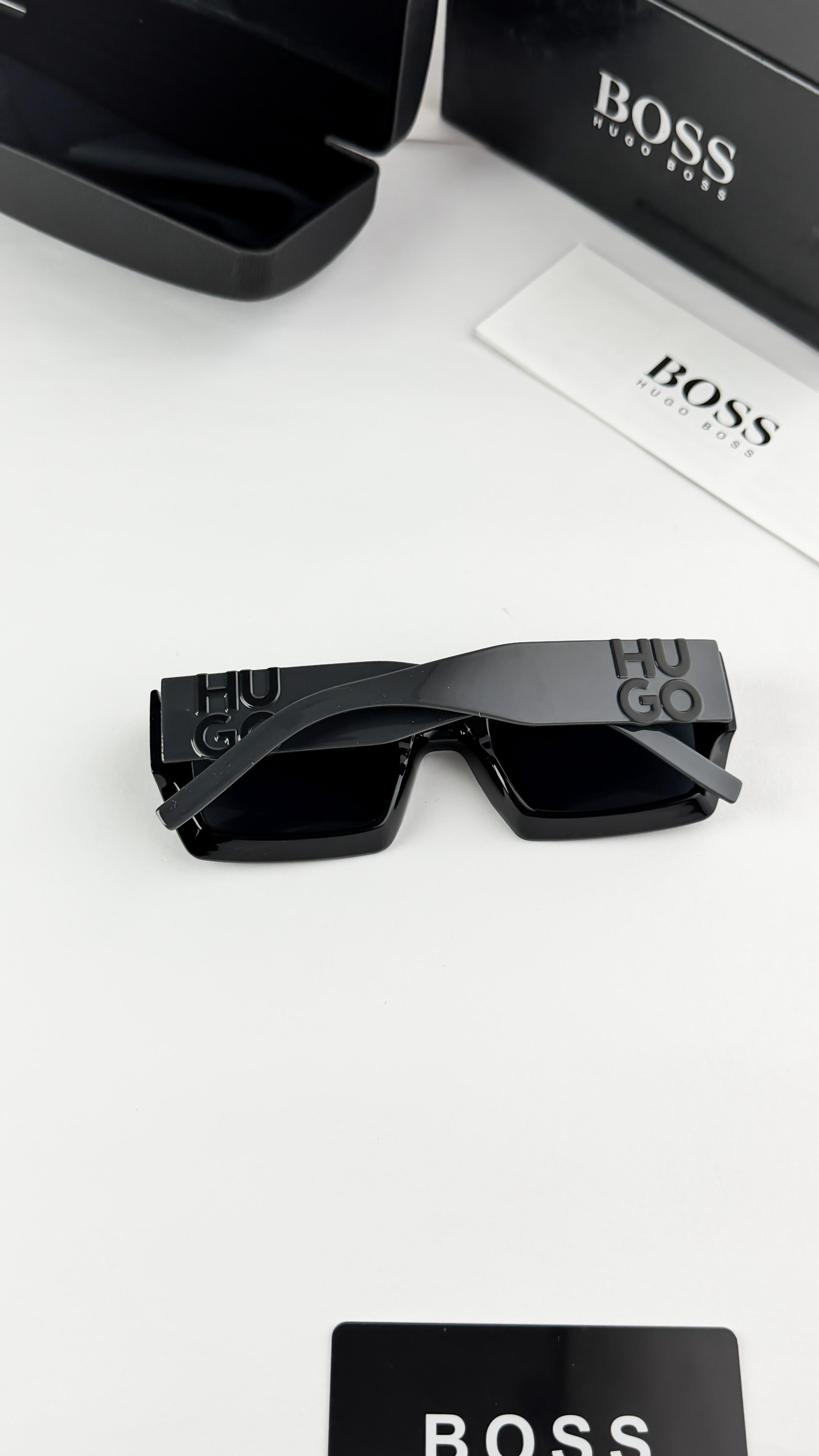 HU__GO B__SS GREY BLACK 1310  SUNGLASS
