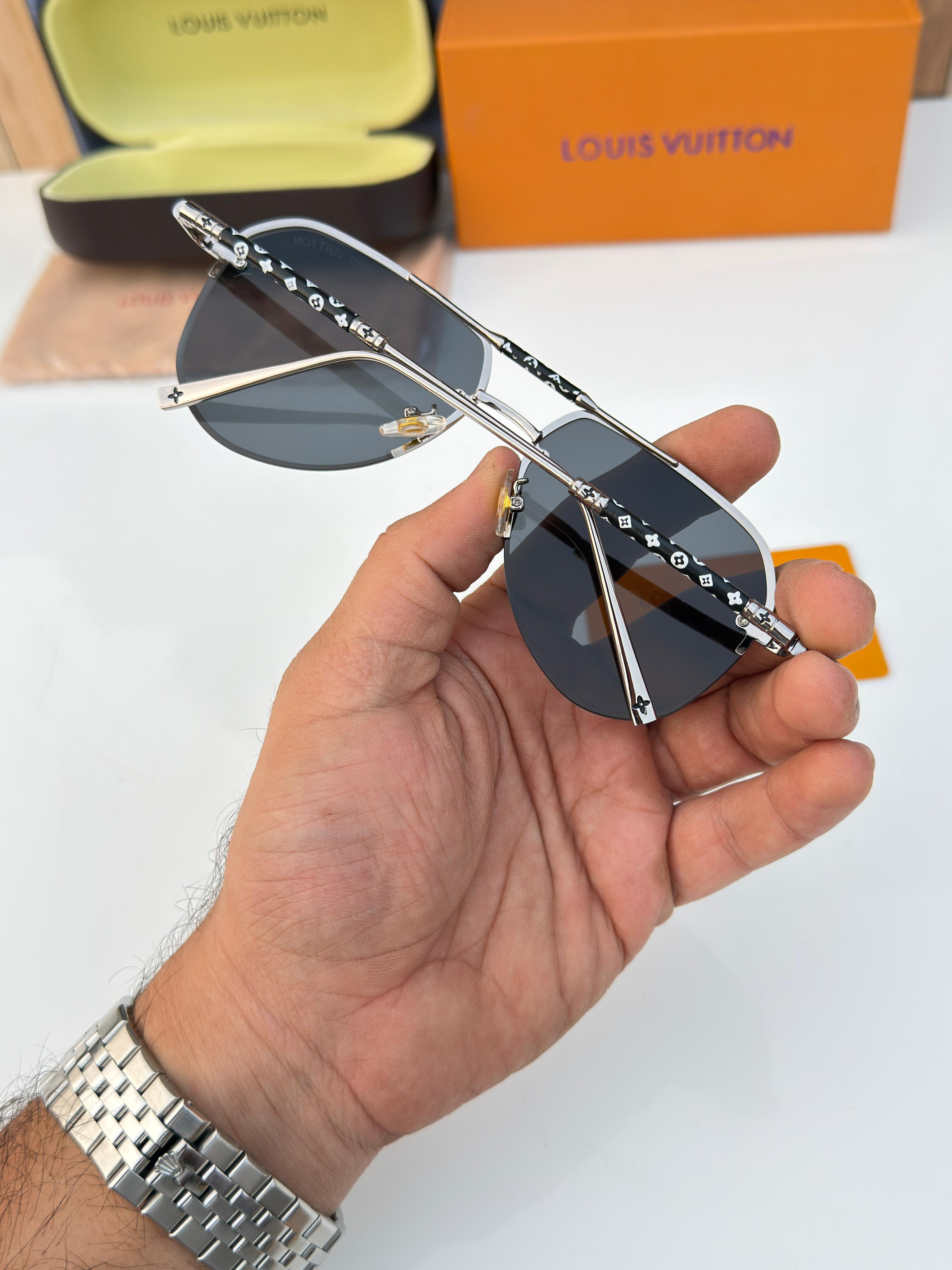 Lo__uis vuit_on 78011 black  SUNGLASS