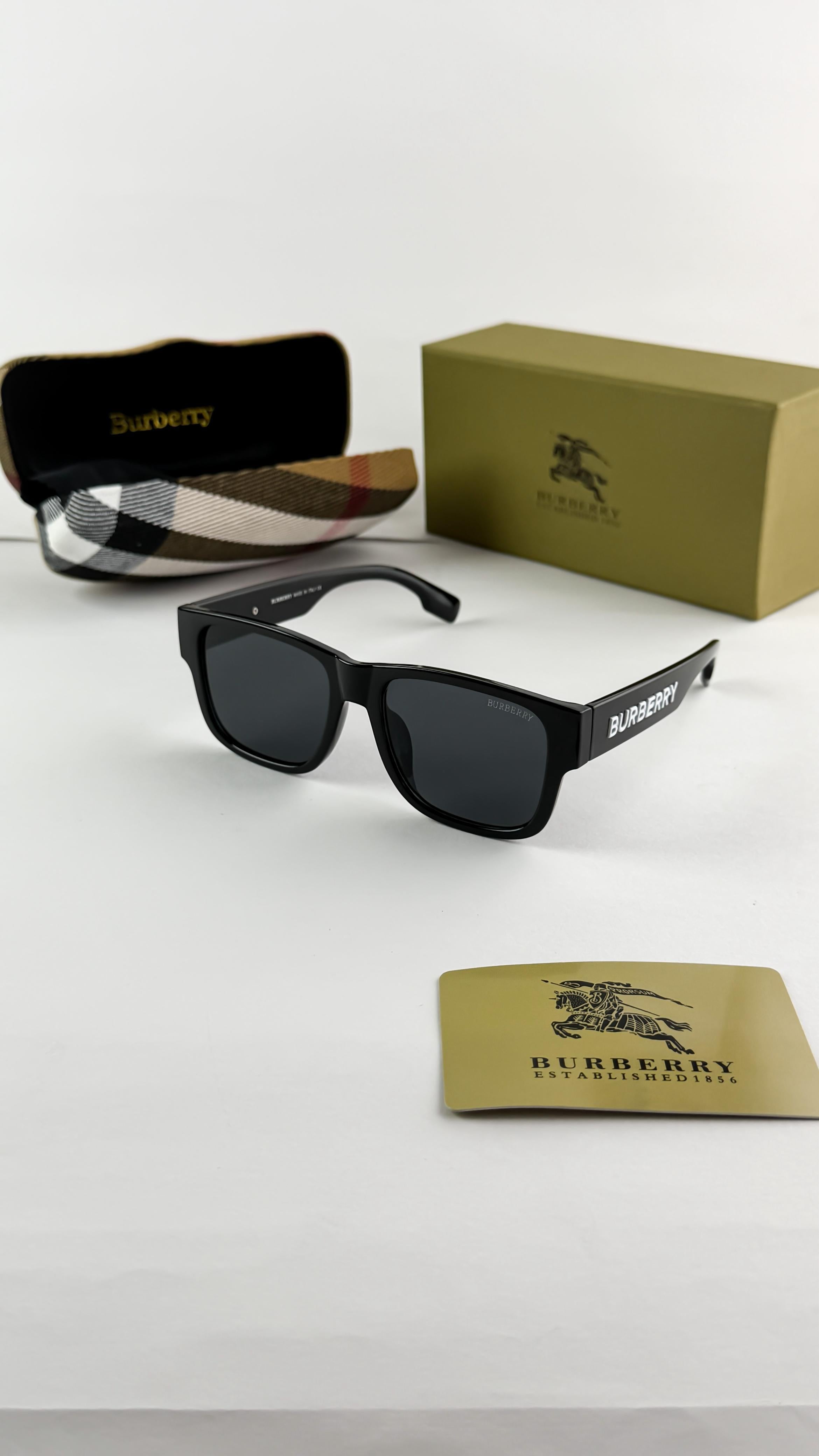 BURB__ERRY BLACK 4358  SUNGLASS