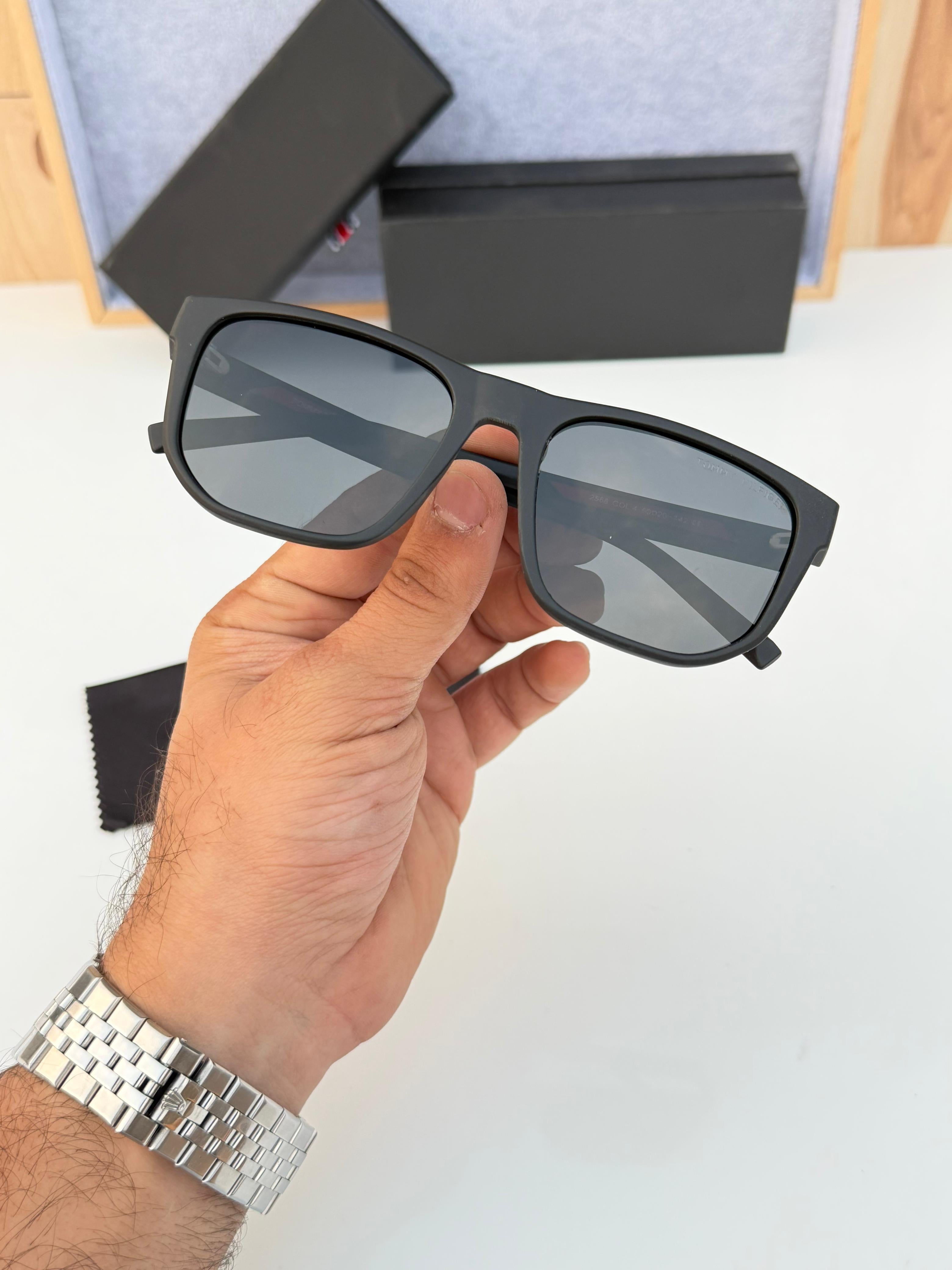 Tom__my hilfiger 2568 black red   SUNGLASS