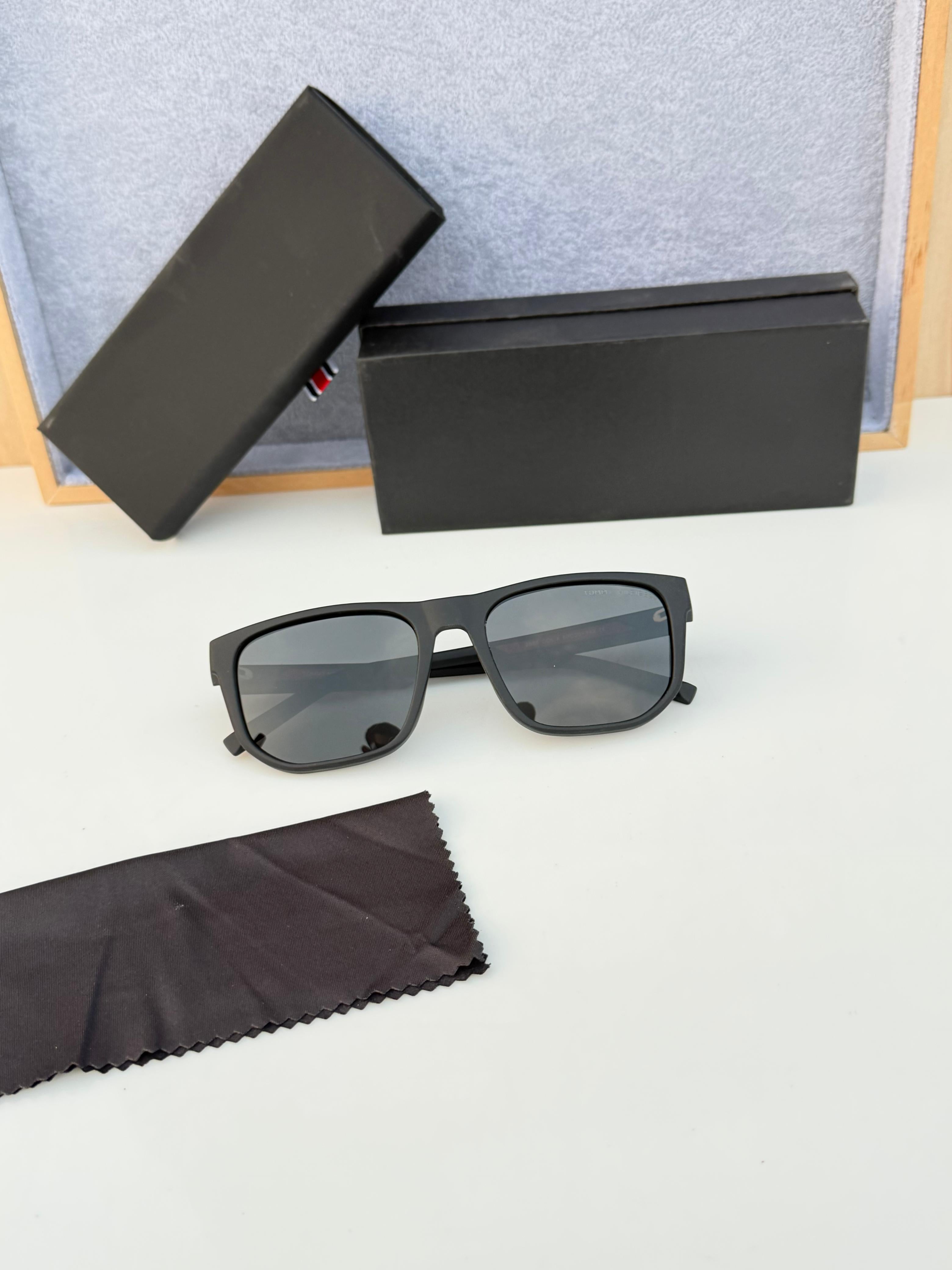 Tom__my hilfiger 2568 black red   SUNGLASS