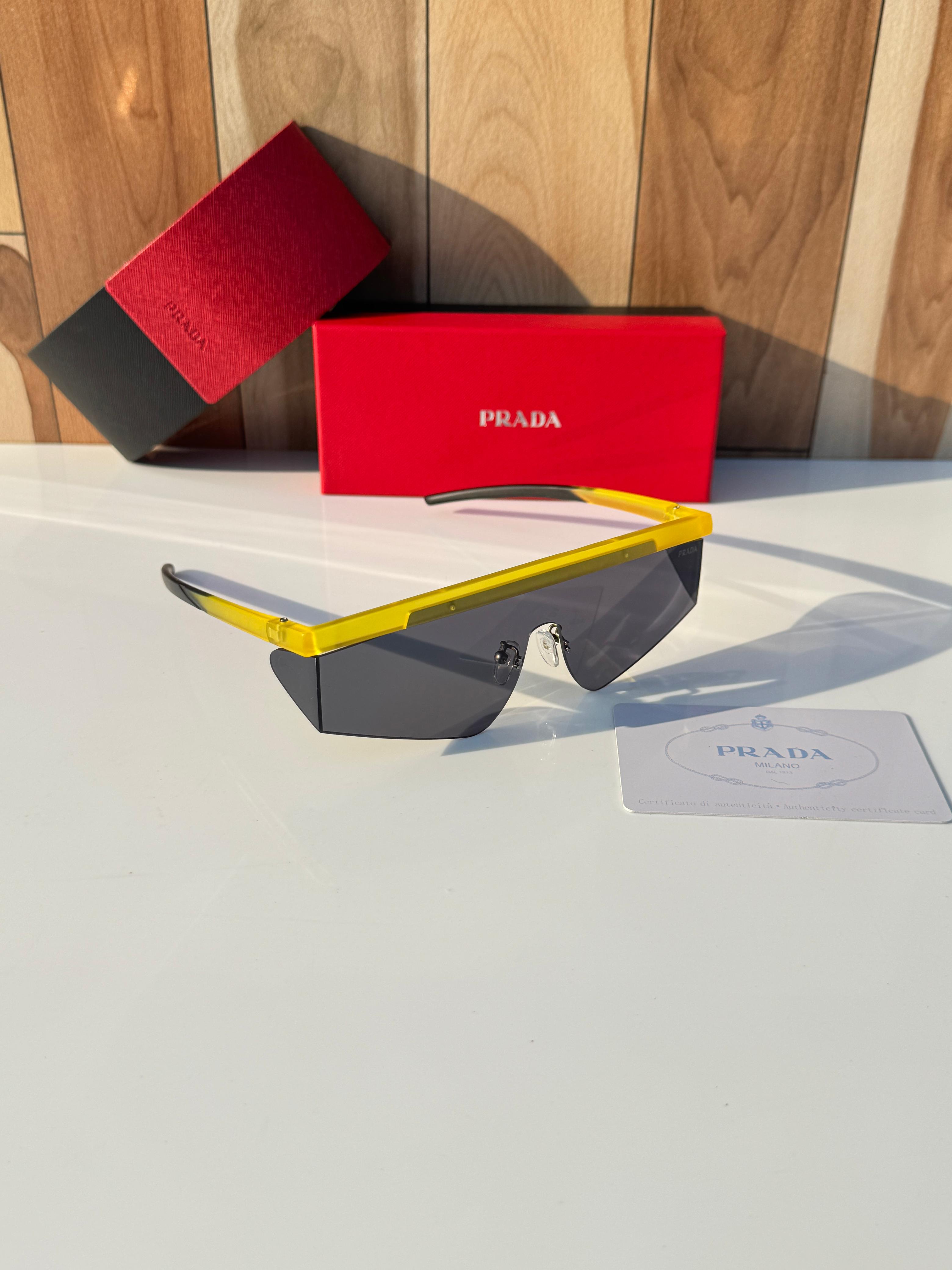 Pra_da 217 yellow black  SUNGLASS