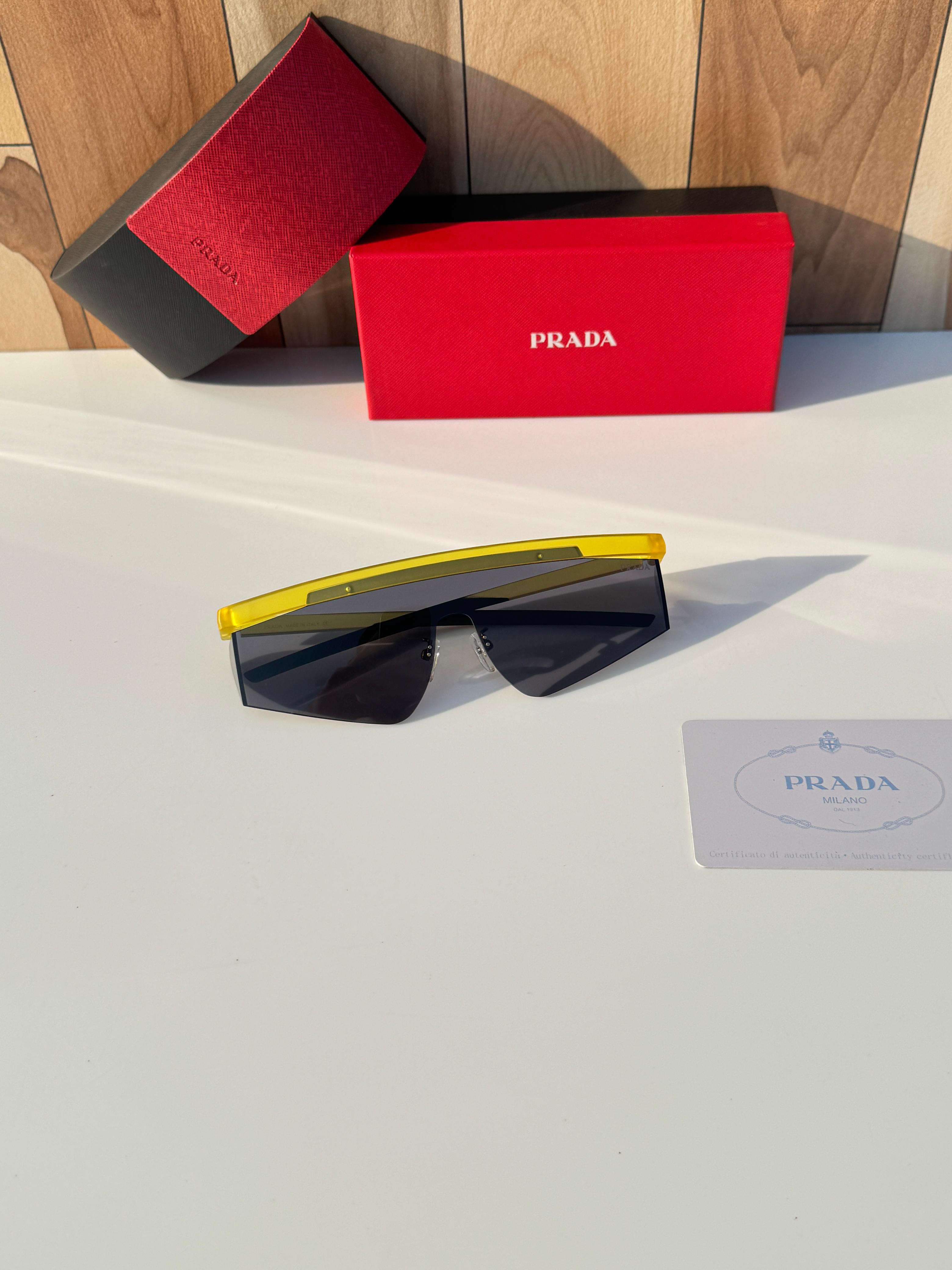 Pra_da 217 yellow black  SUNGLASS