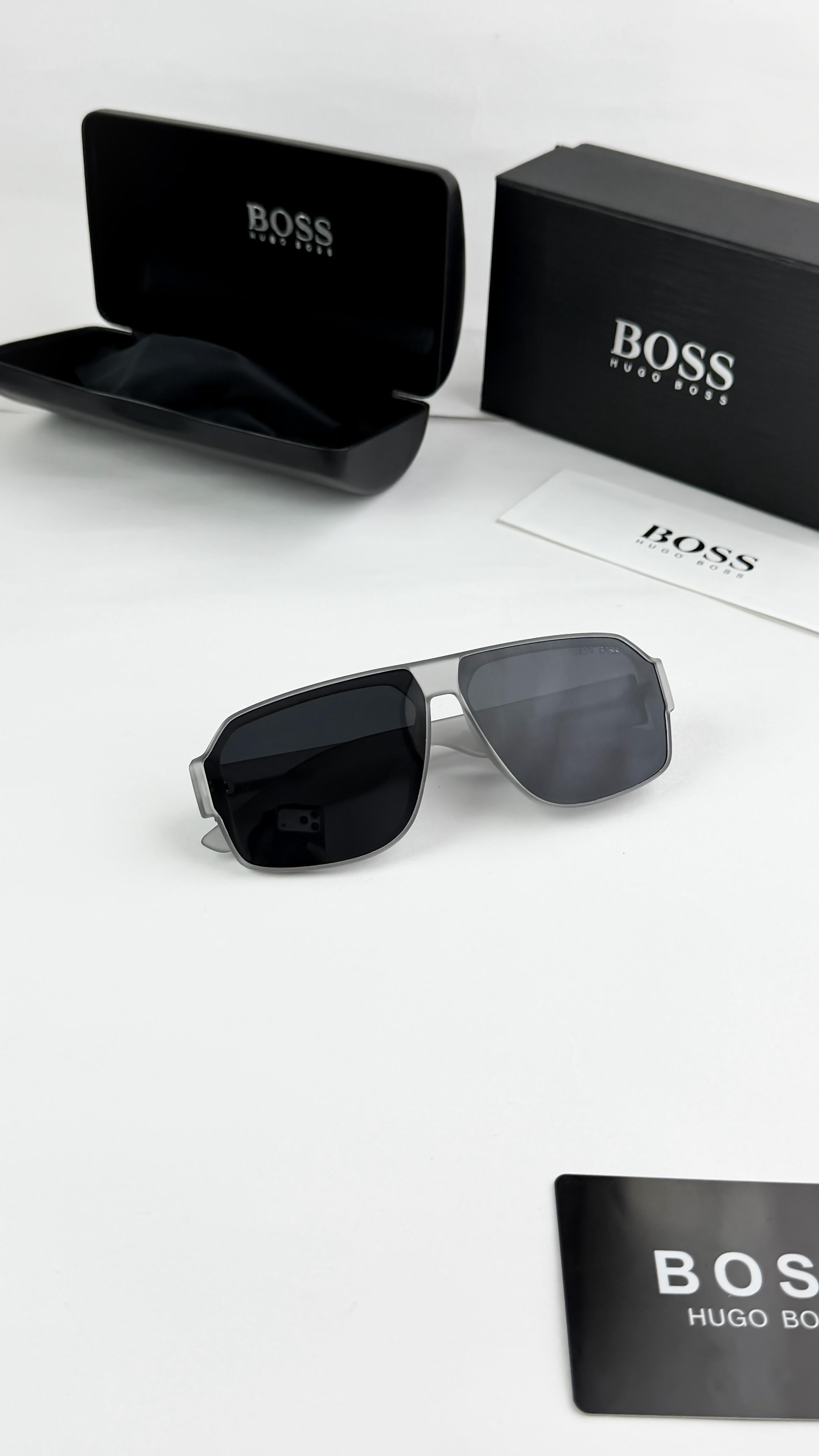 HU__GO BO_S GREY BLACK 26206  SUNGLASS