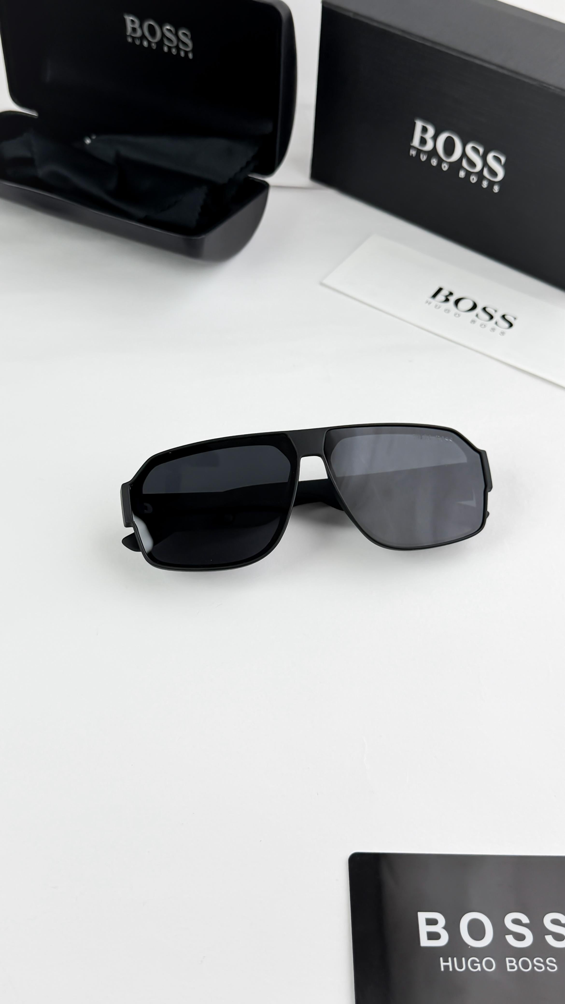 HU__GO BOSS 26206  SUNGLASS