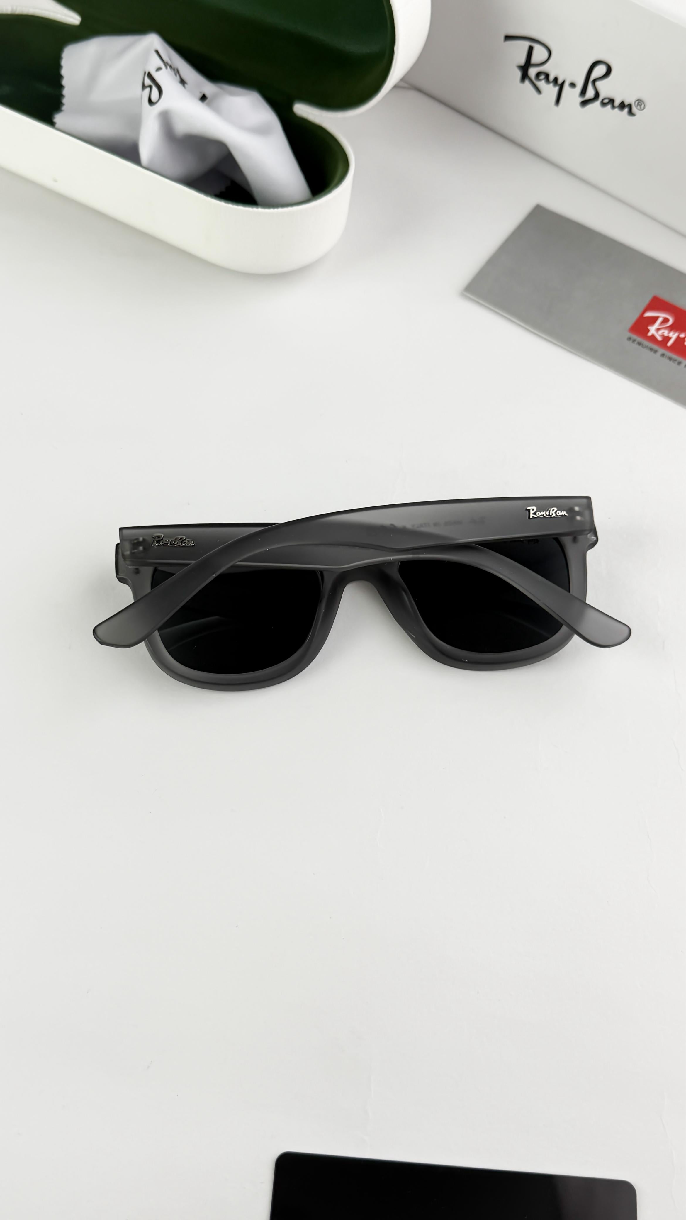 RAYB__AN GREY REVERSE 0502   SUNGLASS