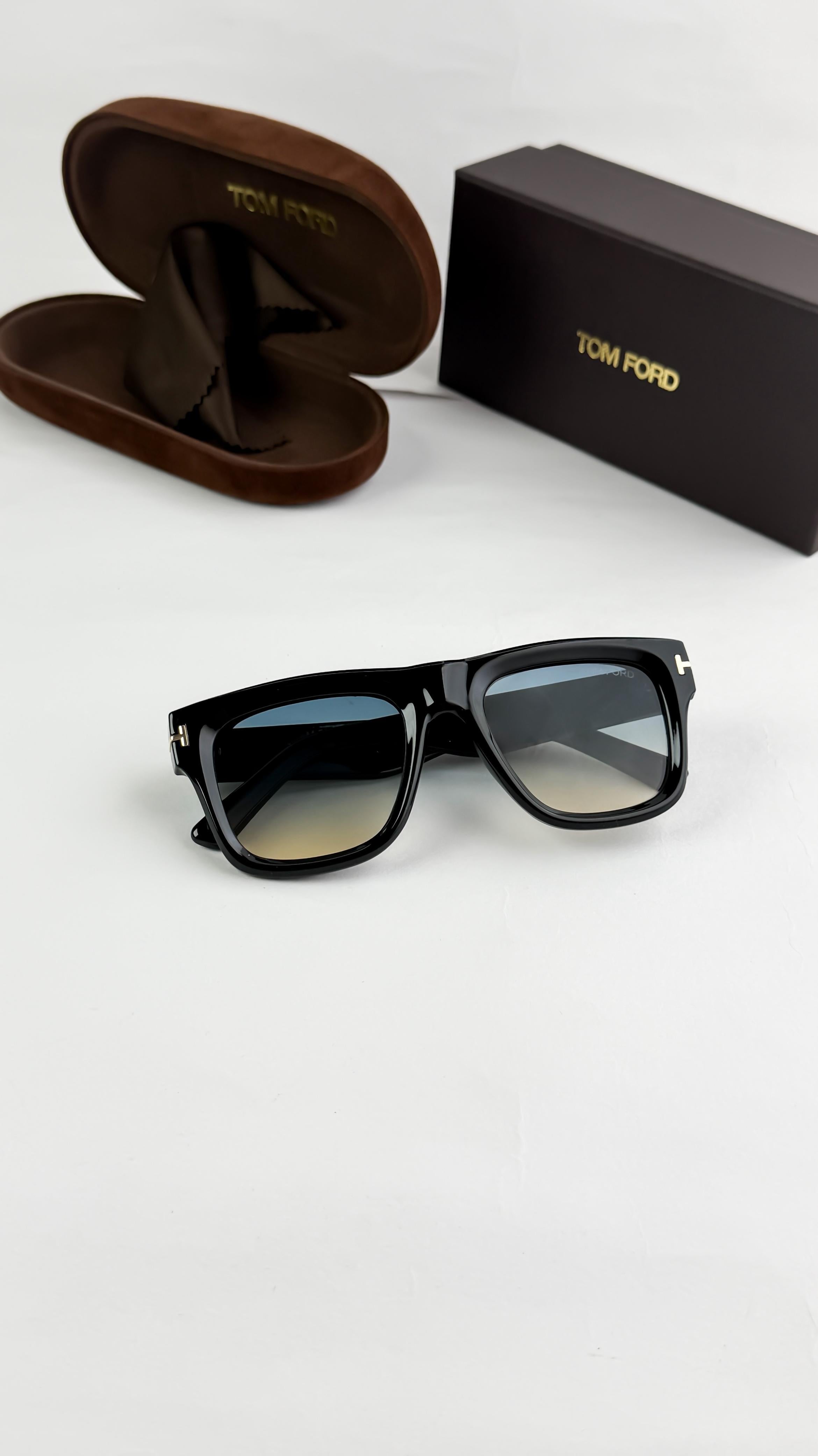 TO_MFORD SEA GREEN  SUNGLASS