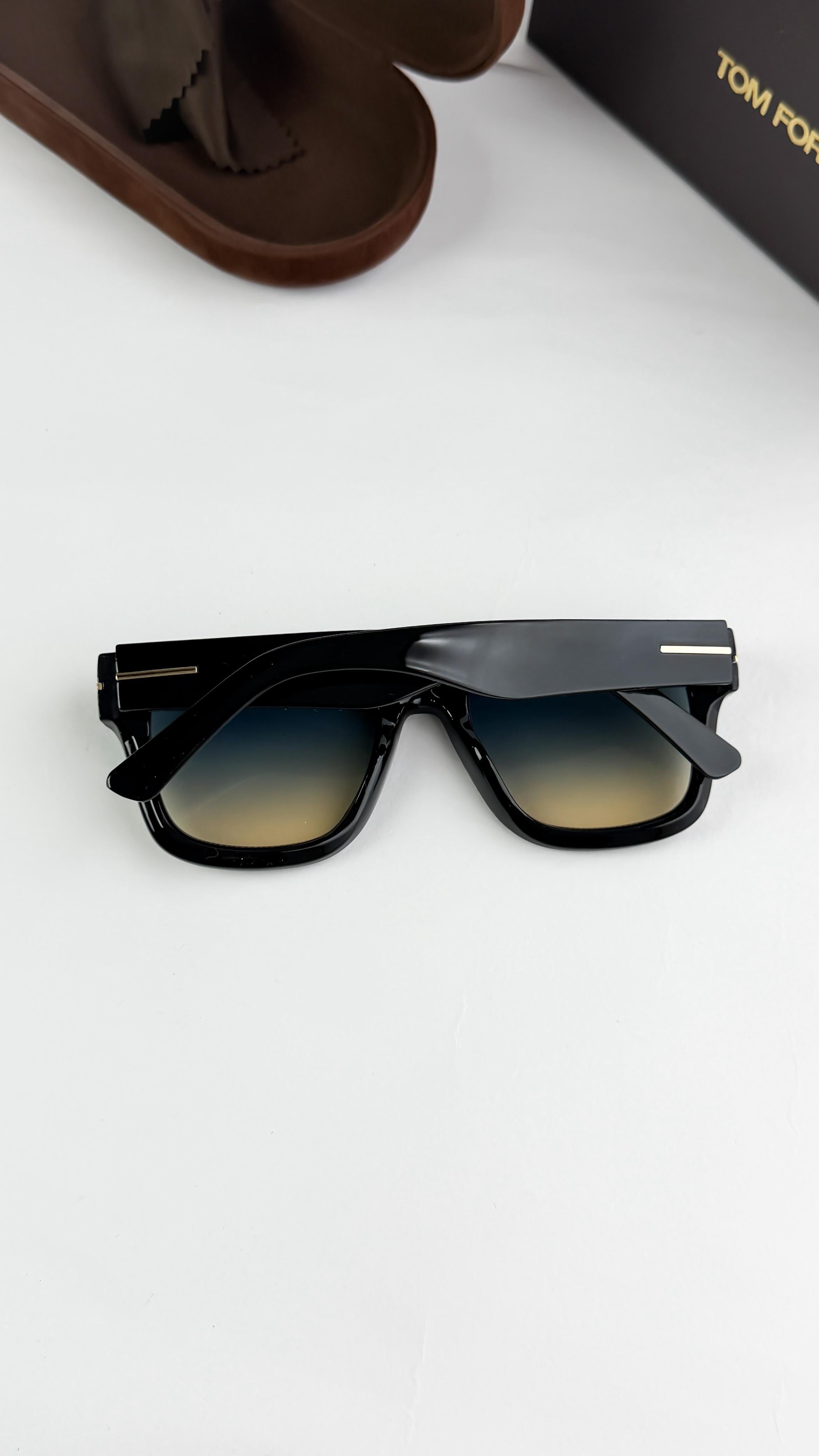 TO_MFORD SEA GREEN  SUNGLASS