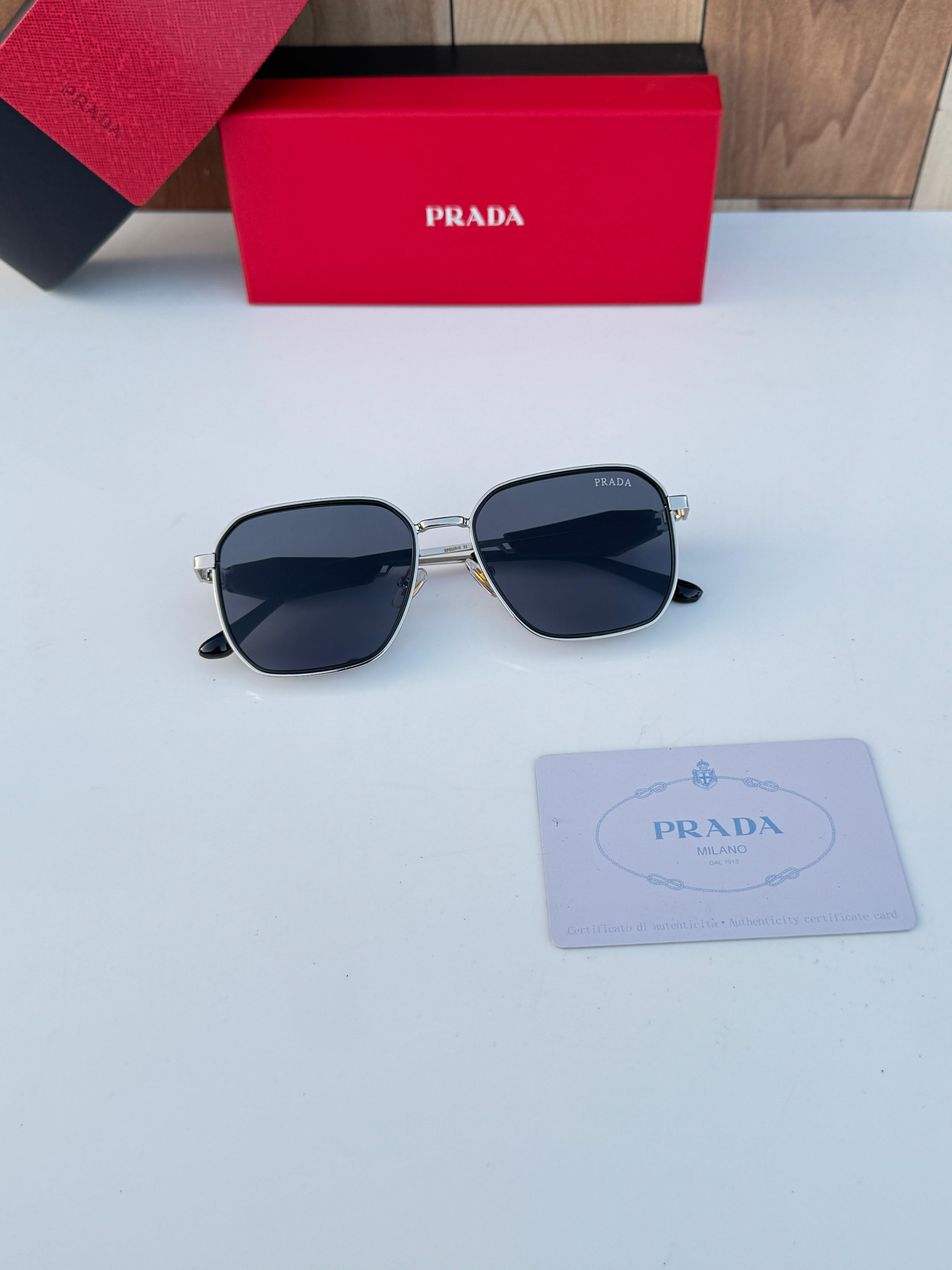 Pr__da 119 silver black   SUNGLASS