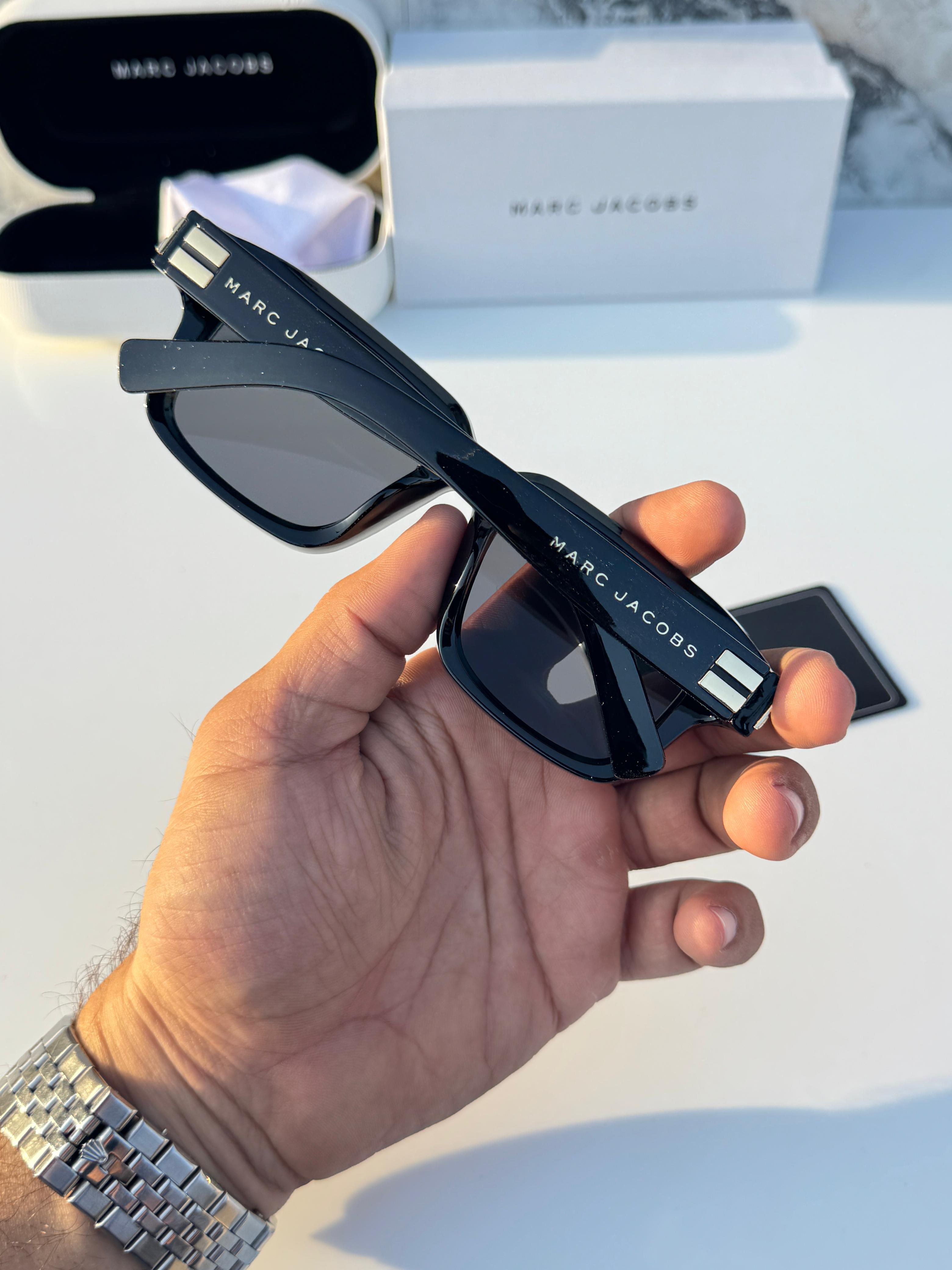 Marc jacobs 1020 black gold SUNGLASS