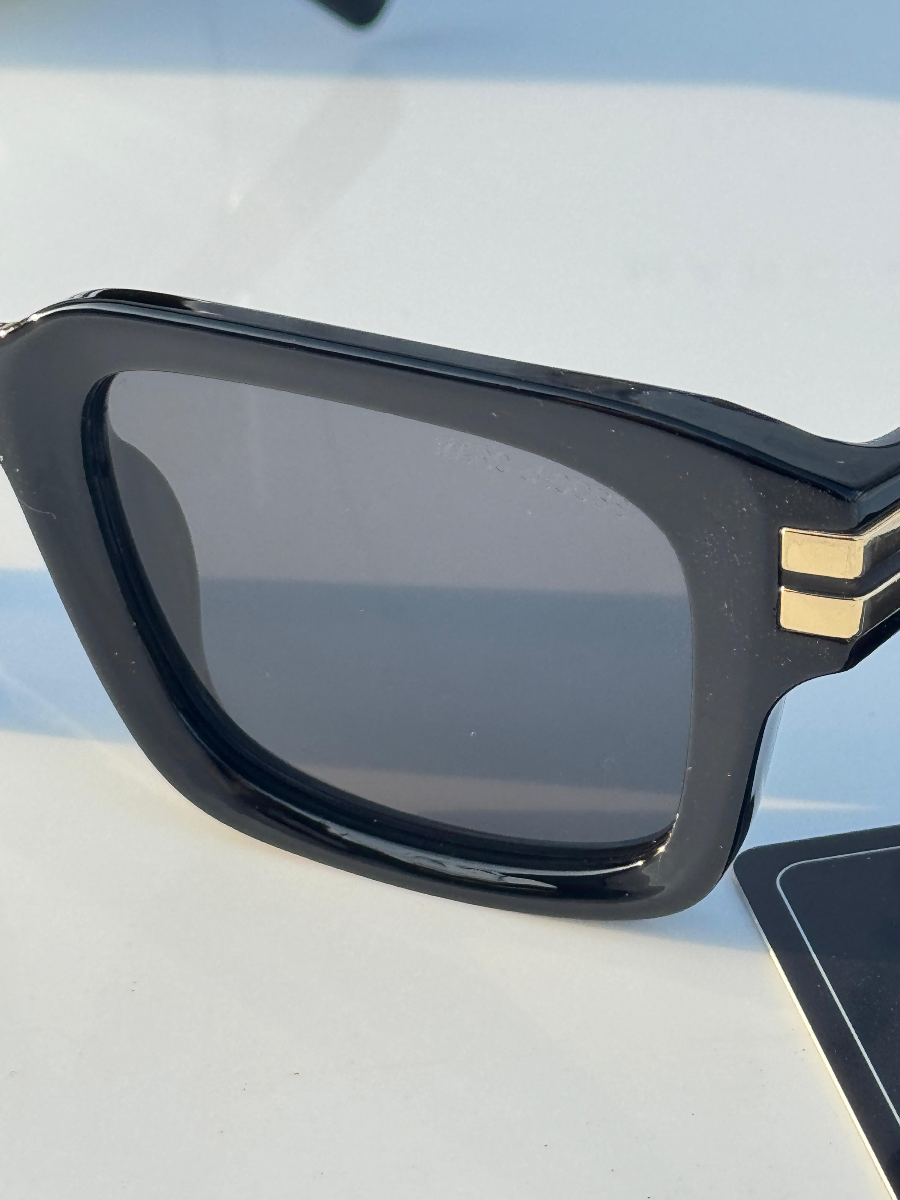 Marc jacobs 1020 black gold SUNGLASS