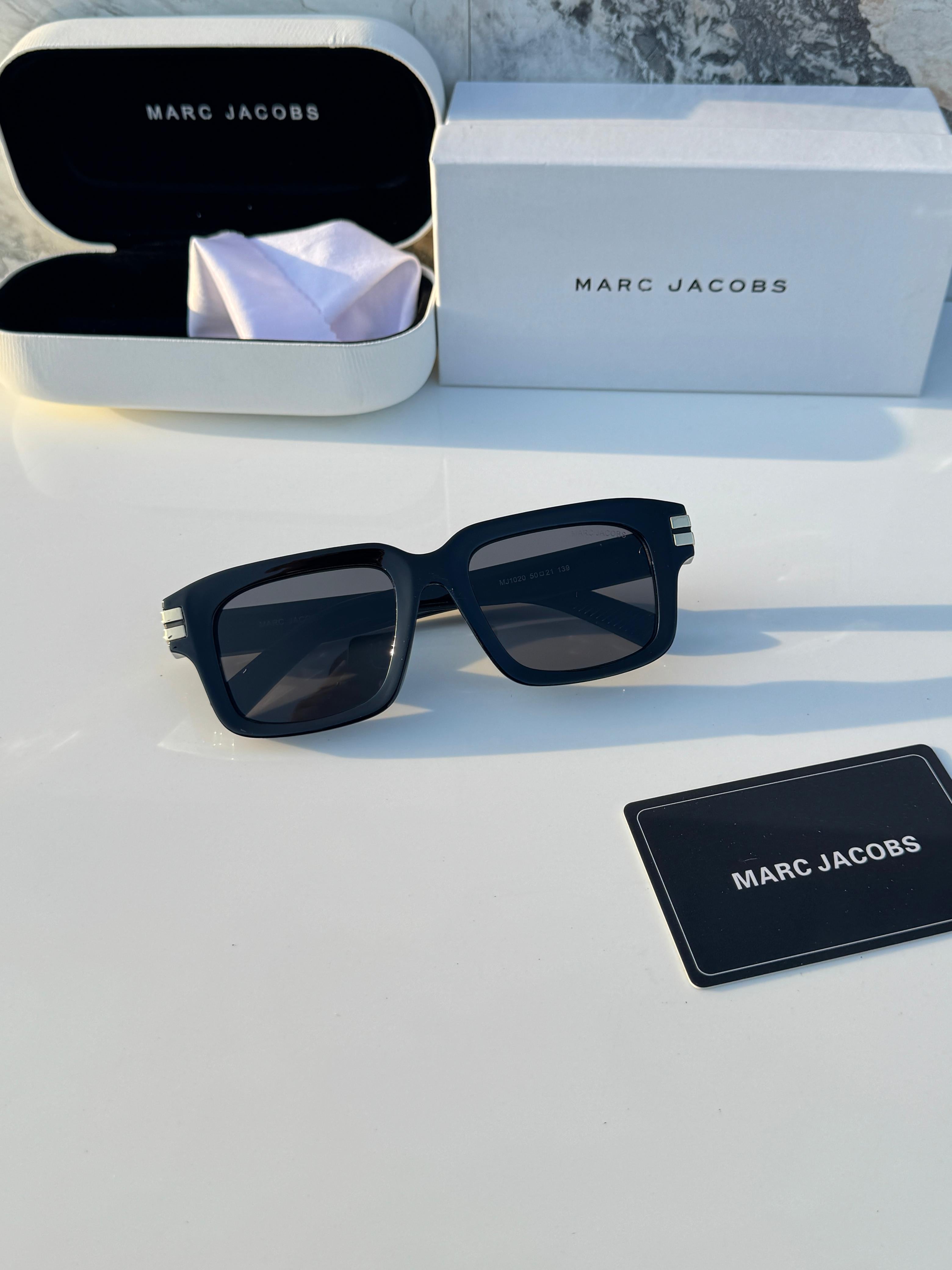 Marc jacobs 1020 black gold SUNGLASS