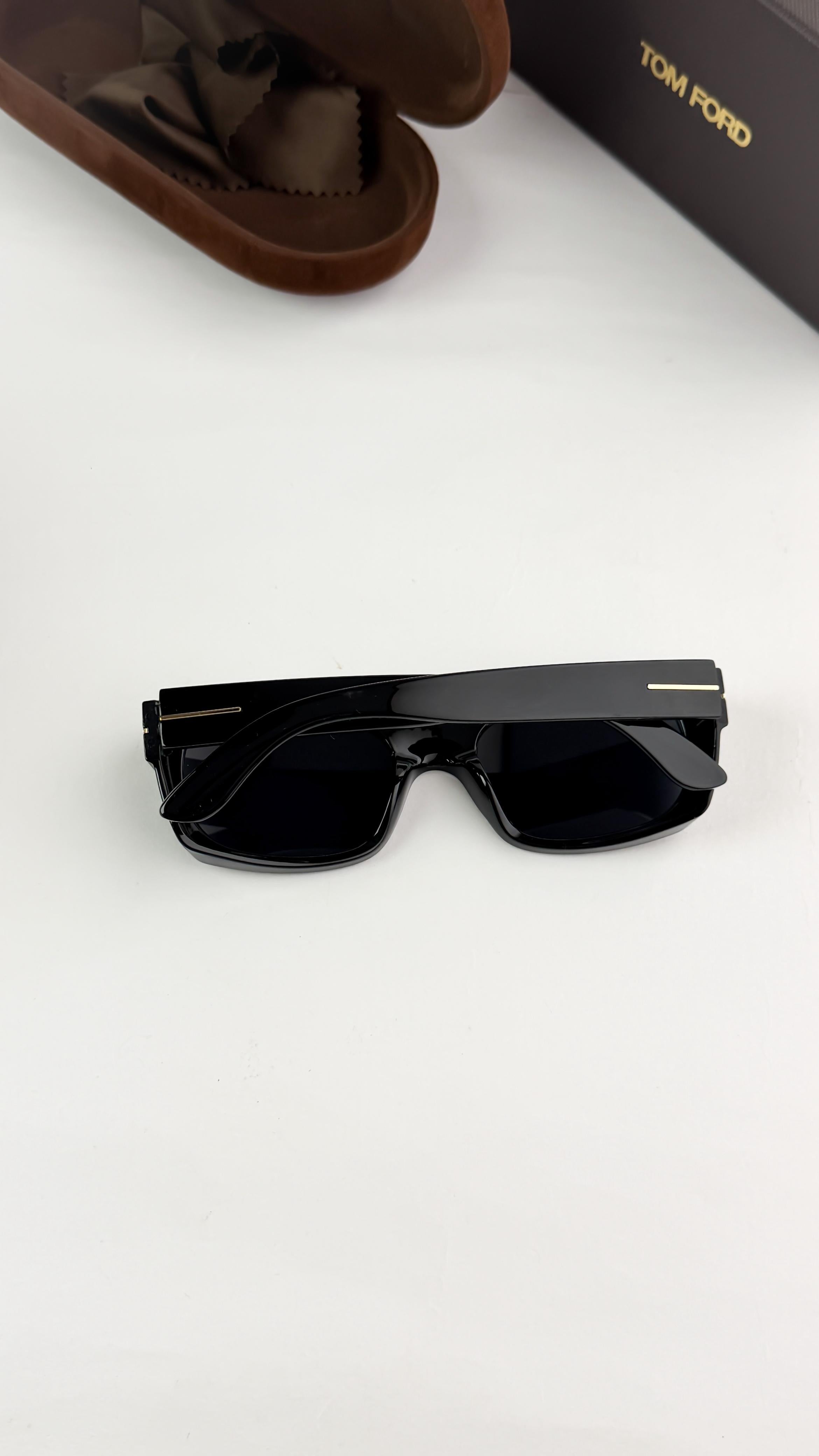 TOM__FORD BLACK 294  SUNGLASSS