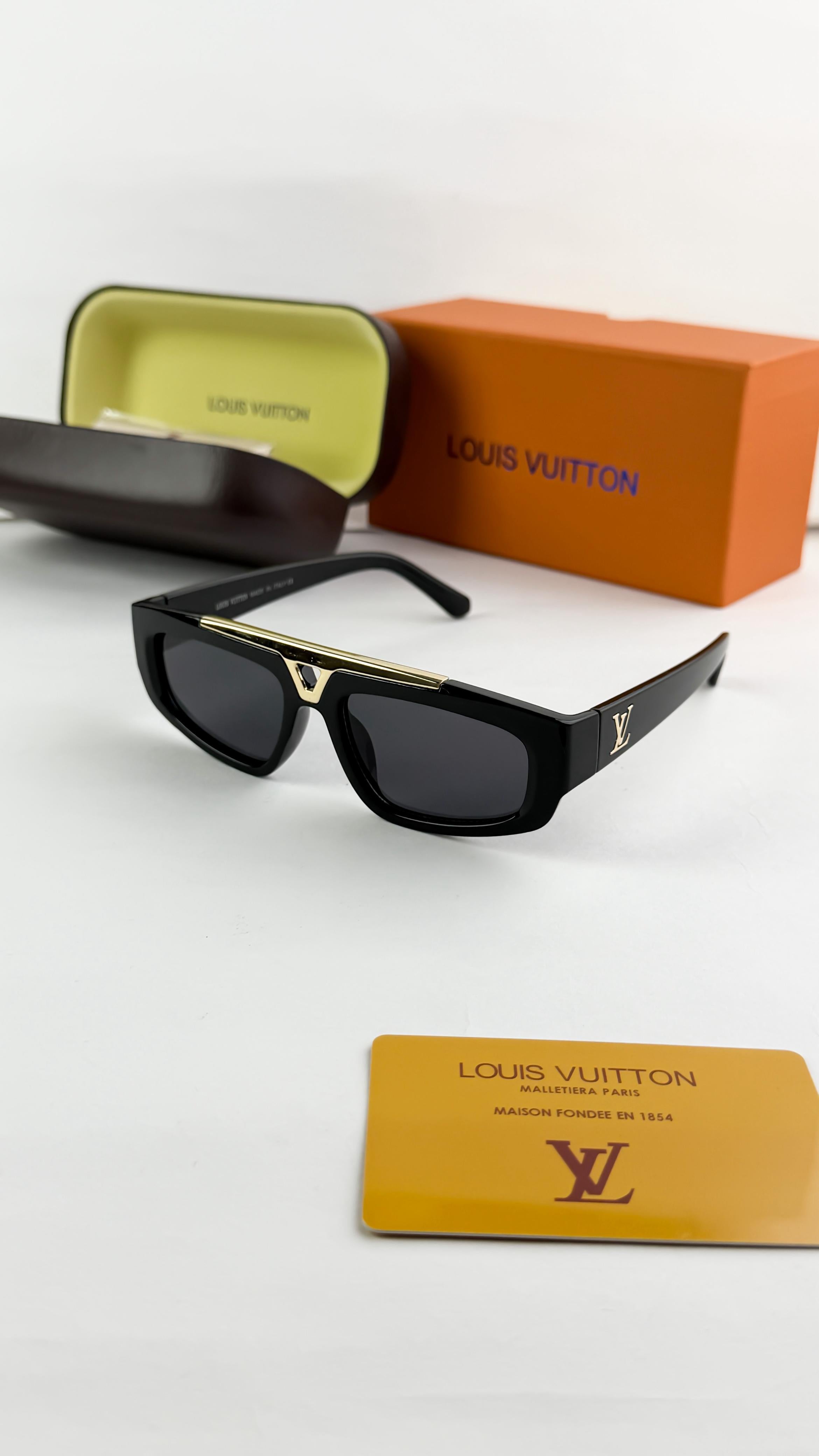 LOU__IS VUI_TON BLACK 6155  SUNGLASS