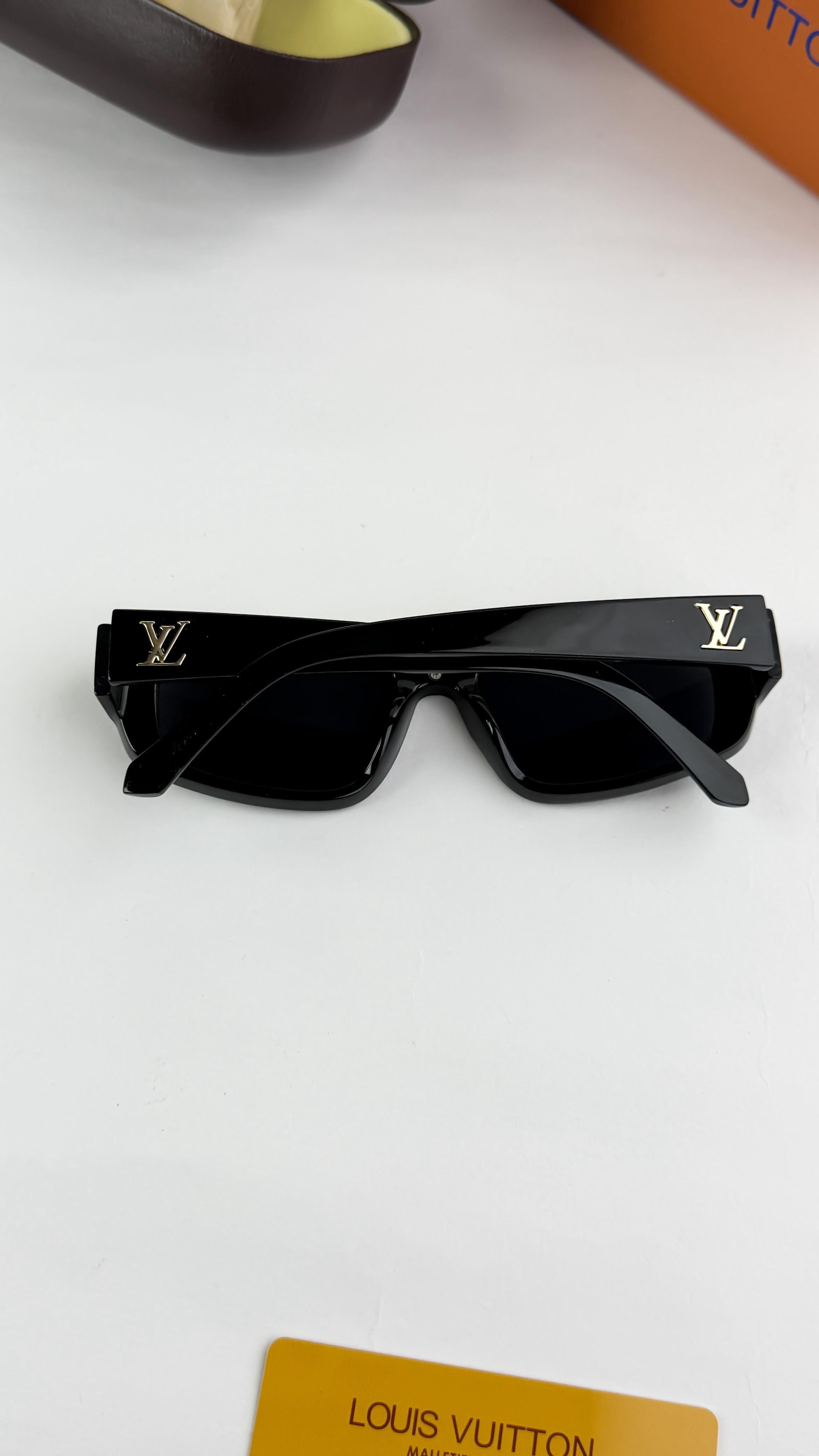 LOU__IS VUI_TON BLACK 6155  SUNGLASS