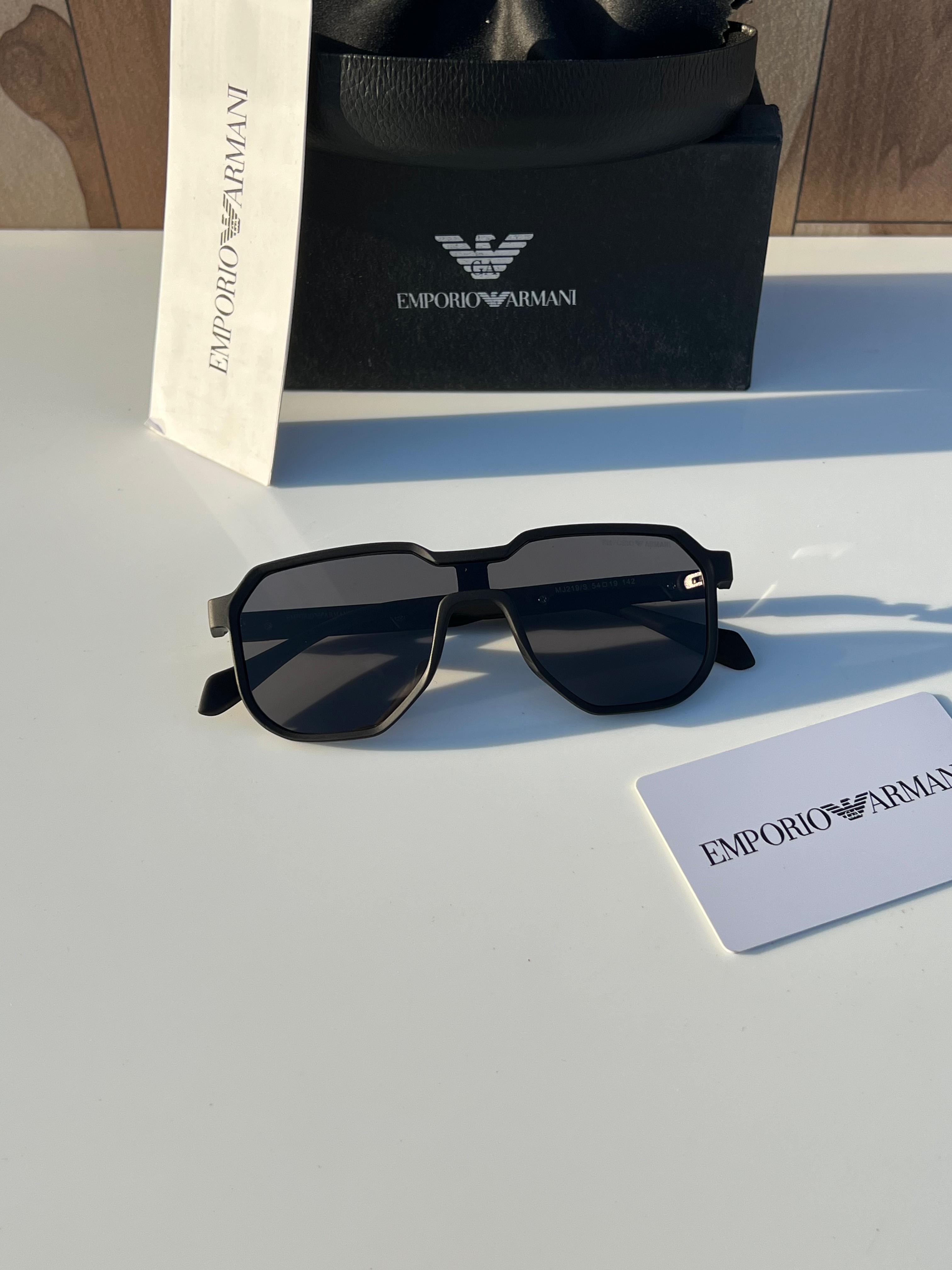 Emp__orio arm_ani 2602 matt black SUNGLASS