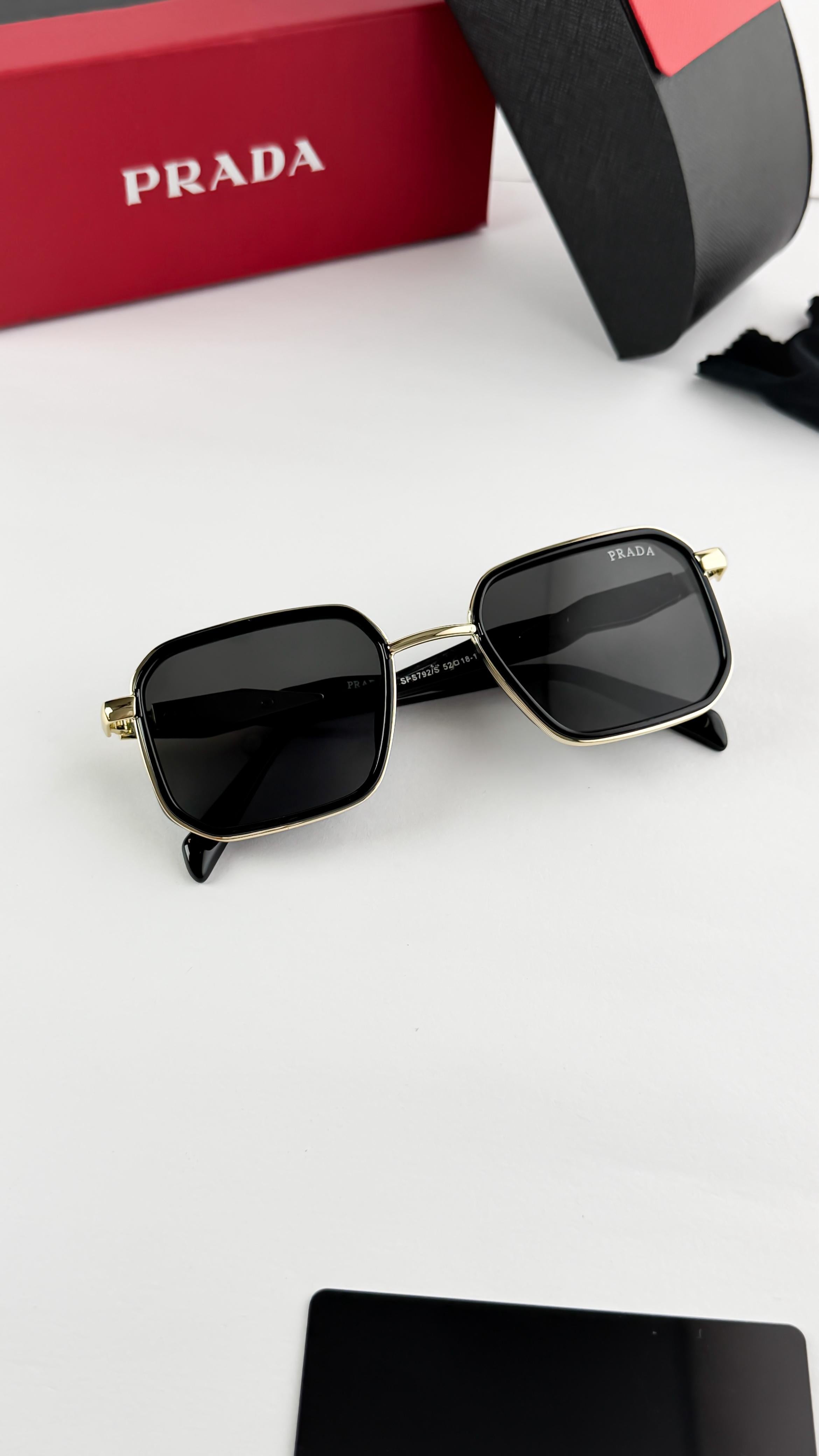 PRA__DA GOLD BLACK 792  SUNGLASS