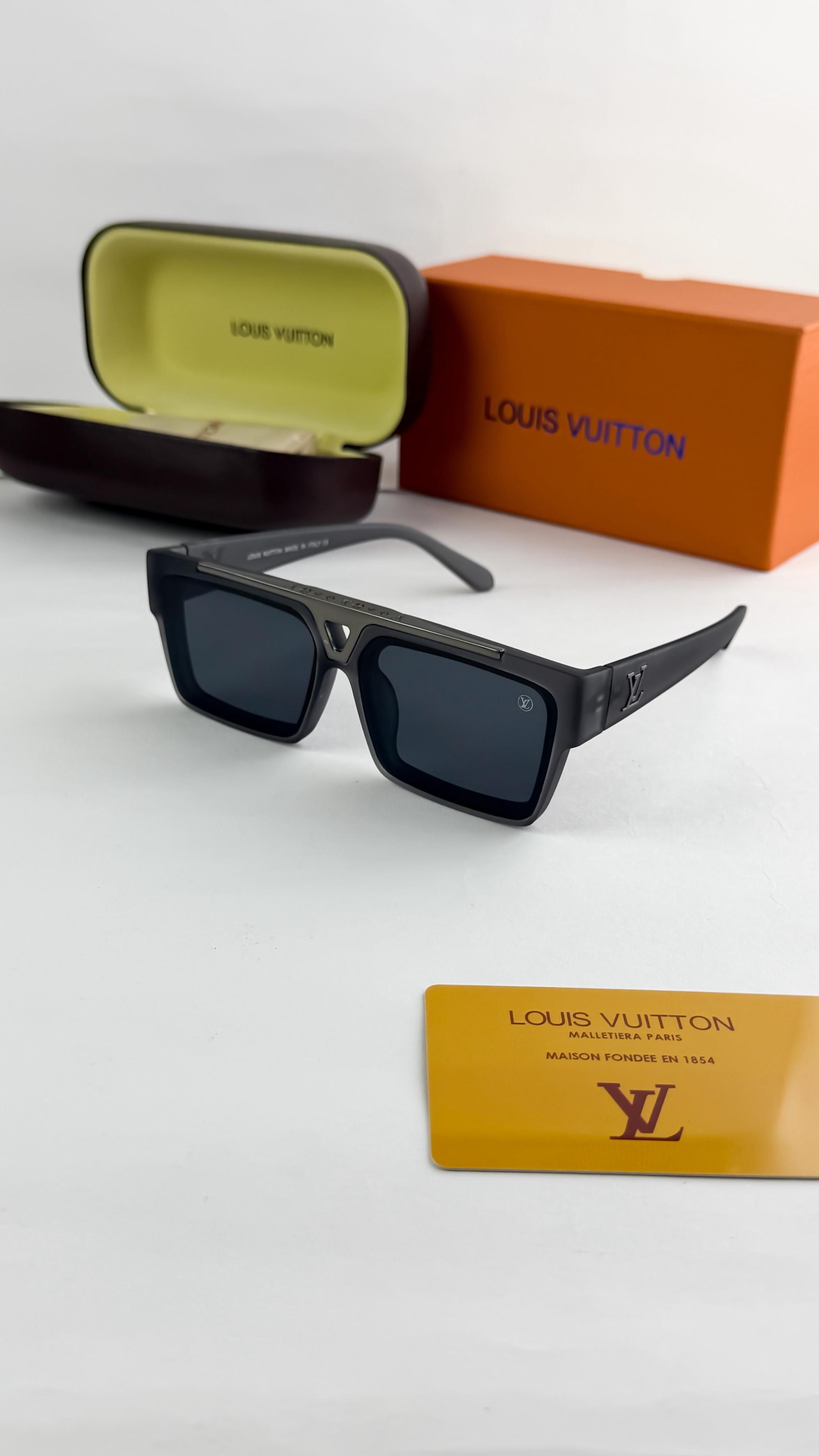 LOU_IS VUITON GREY BLACK 1984  SUNGLASS