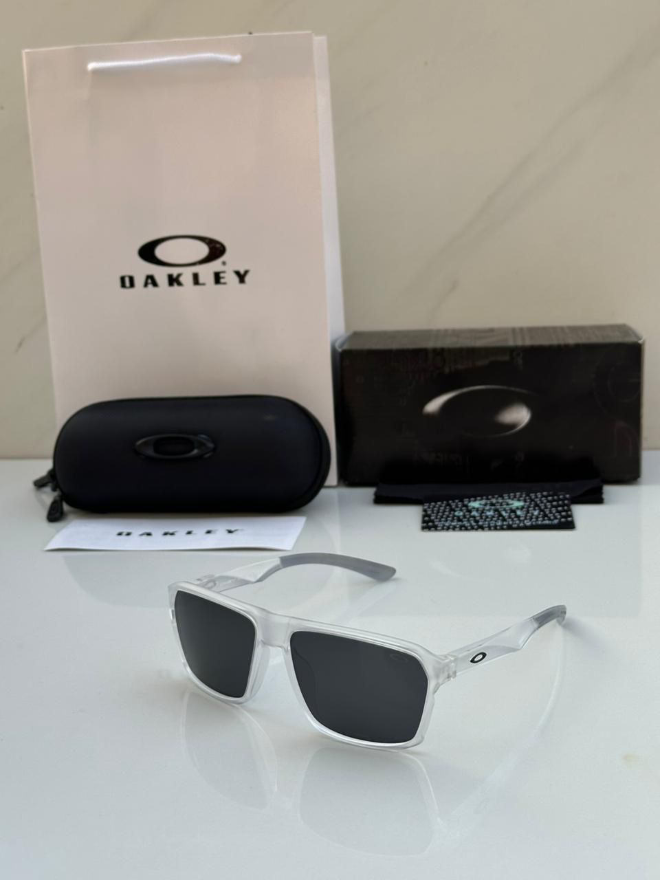 oak_ley sunglass
