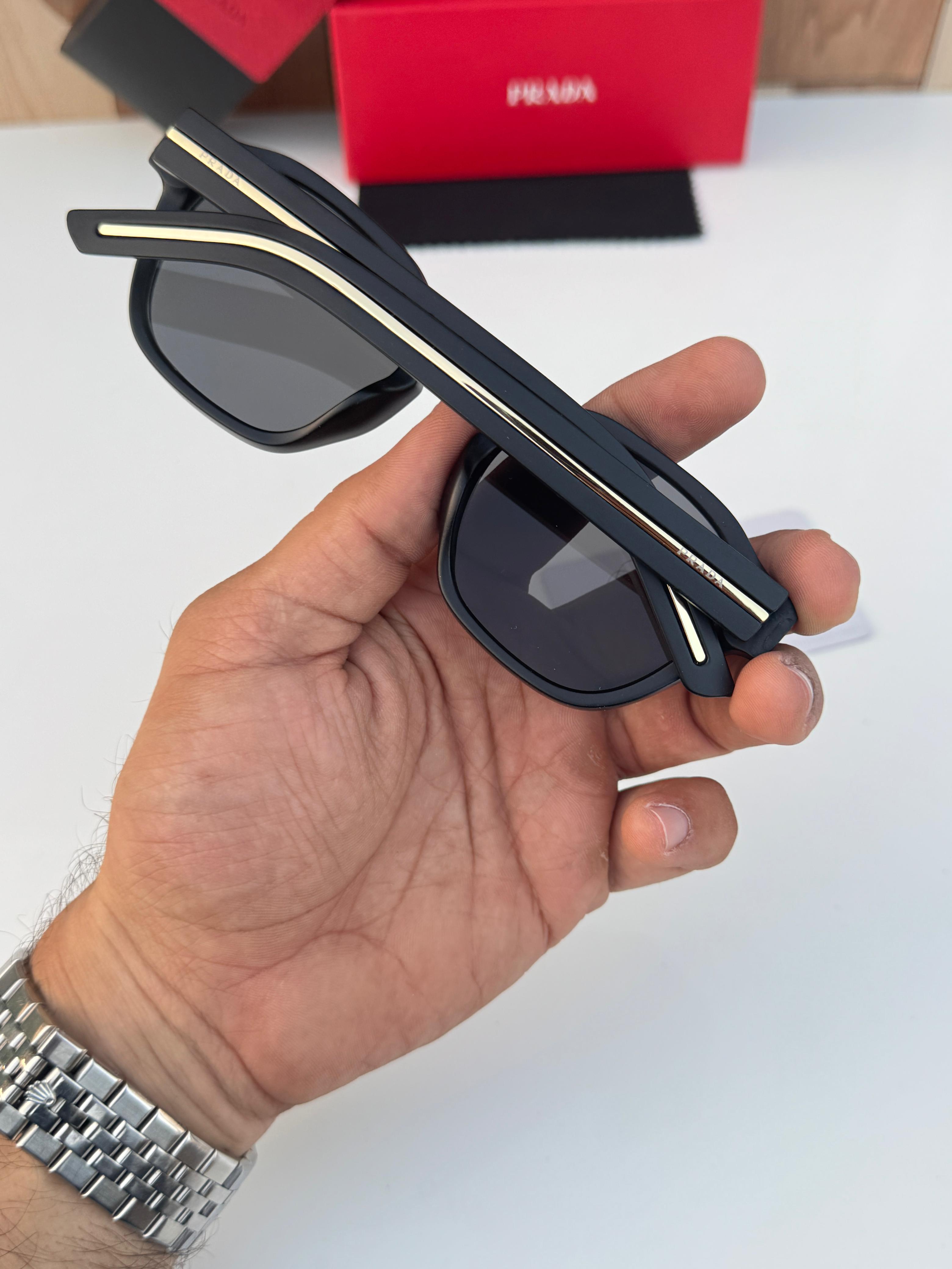 Prad_a 3490 matt black SUNGLASS