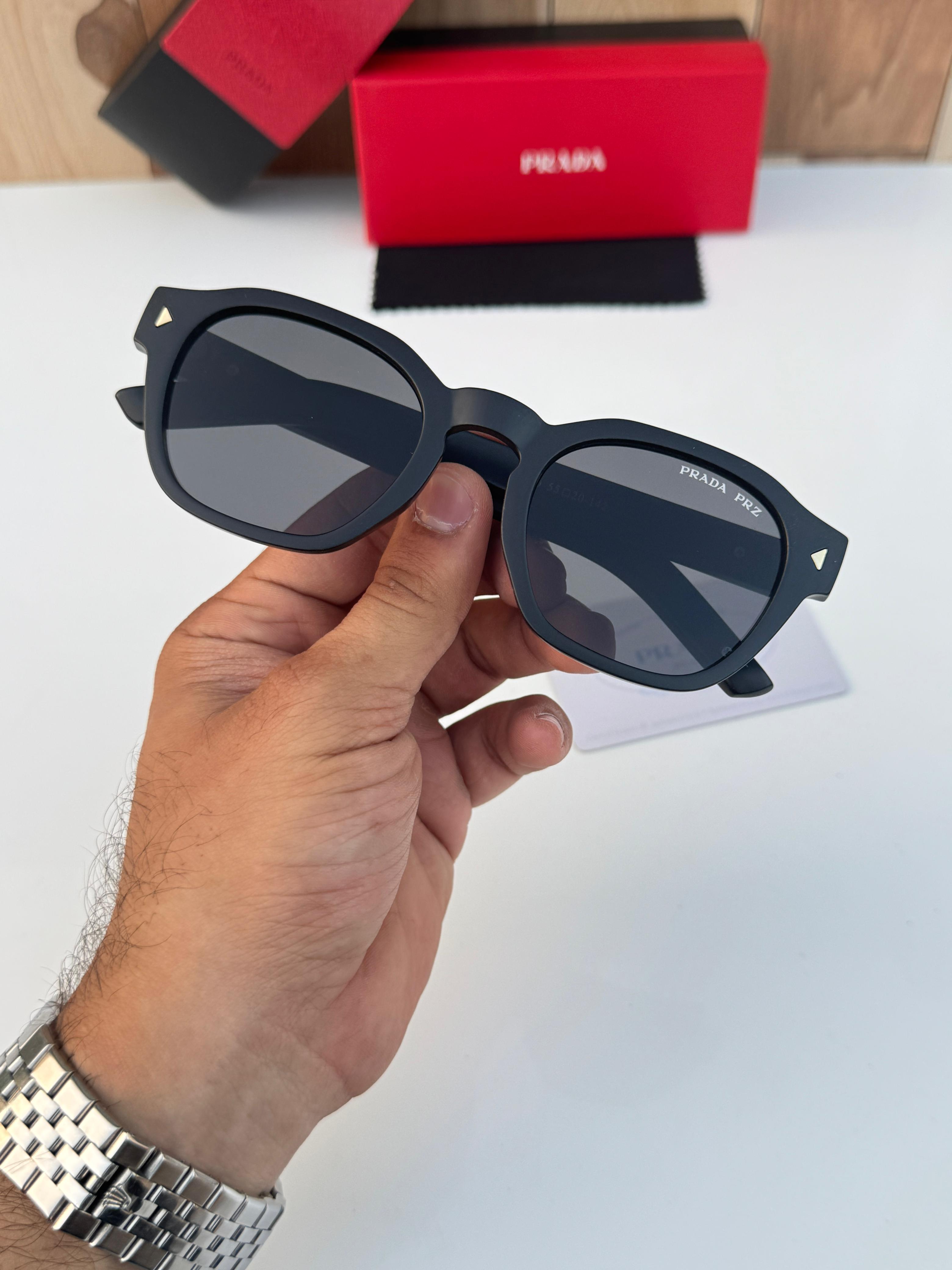 Prad_a 3490 matt black SUNGLASS