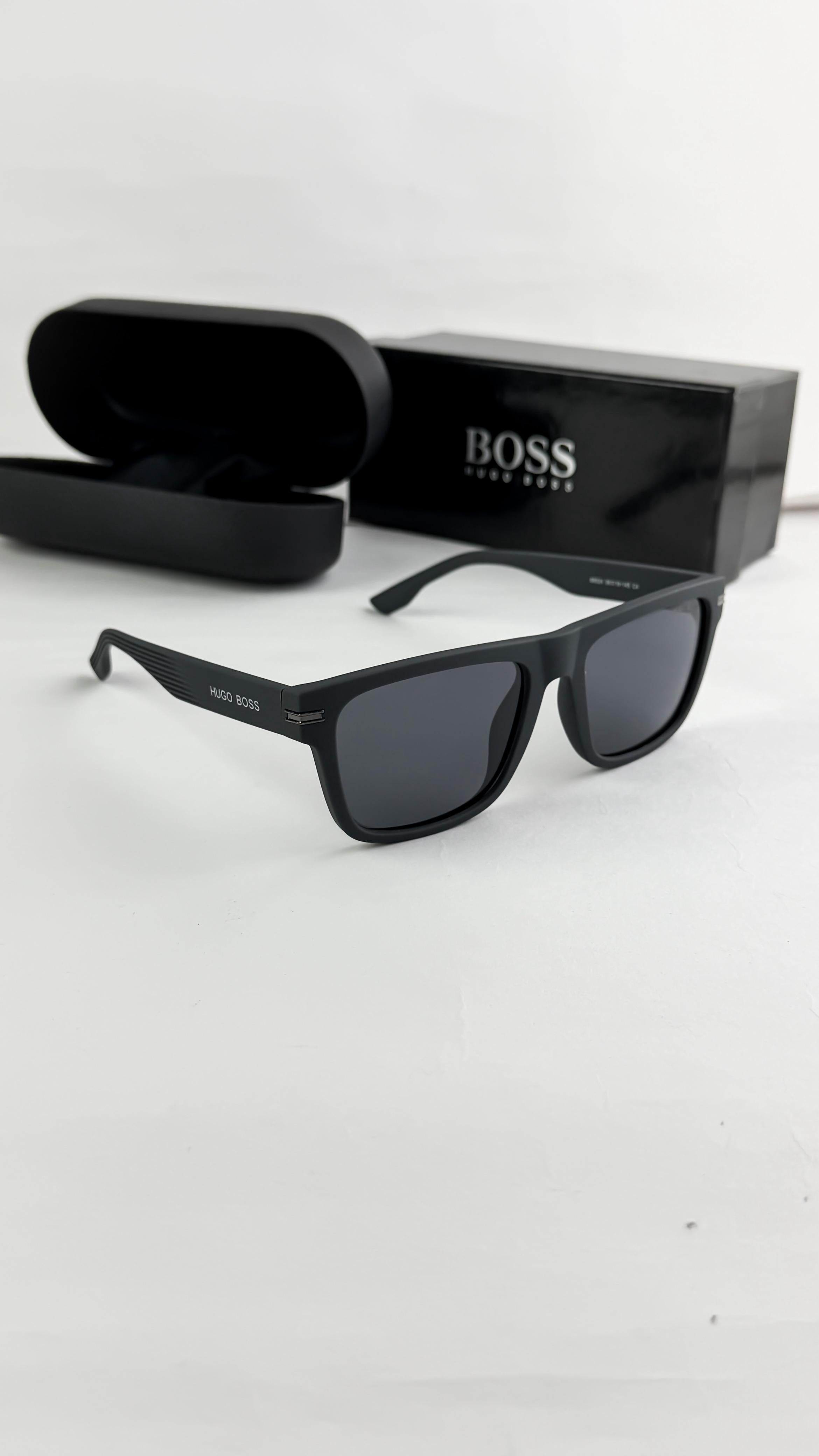 HU__GO BOSS GREY 68524  SUNGLASS