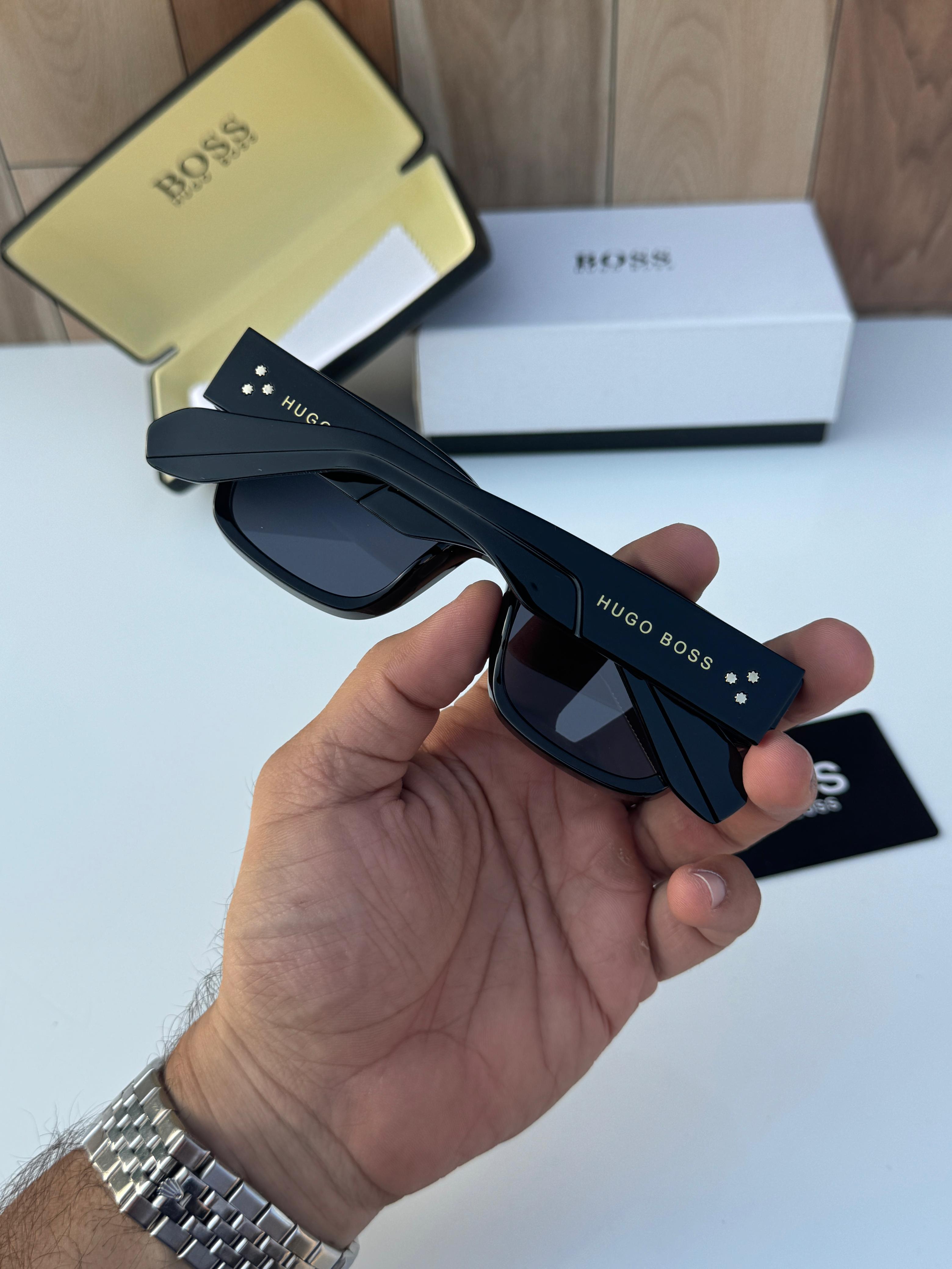 Hug_o b_ss 621 glossy black SUNGLASS