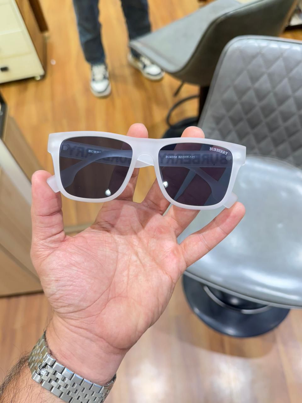 Burb_erry 4358 matt white black  SUNGLASS