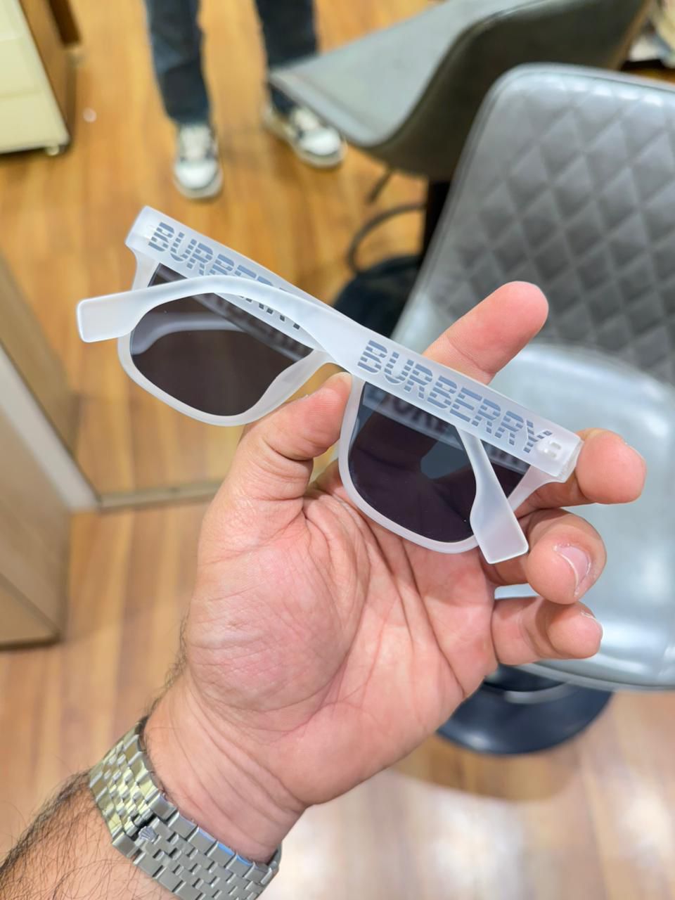 Burb_erry 4358 matt white black  SUNGLASS
