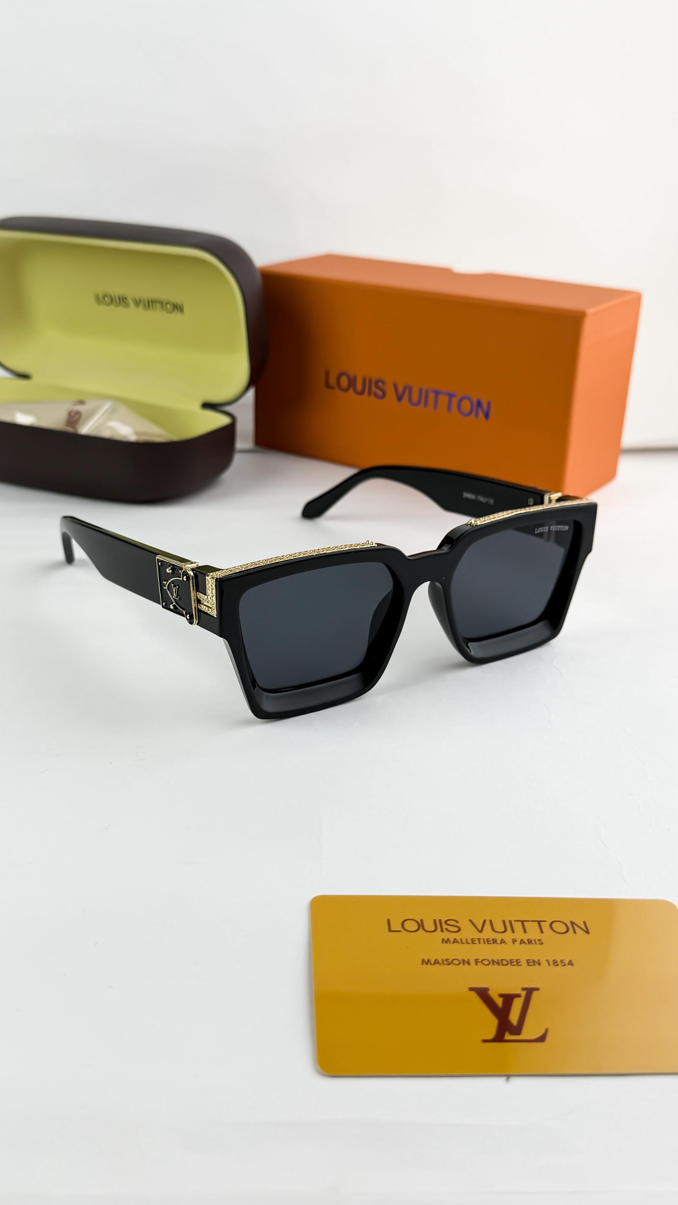 LOU__IS VUITON GOLD BLACK 65N  SUNGLASS