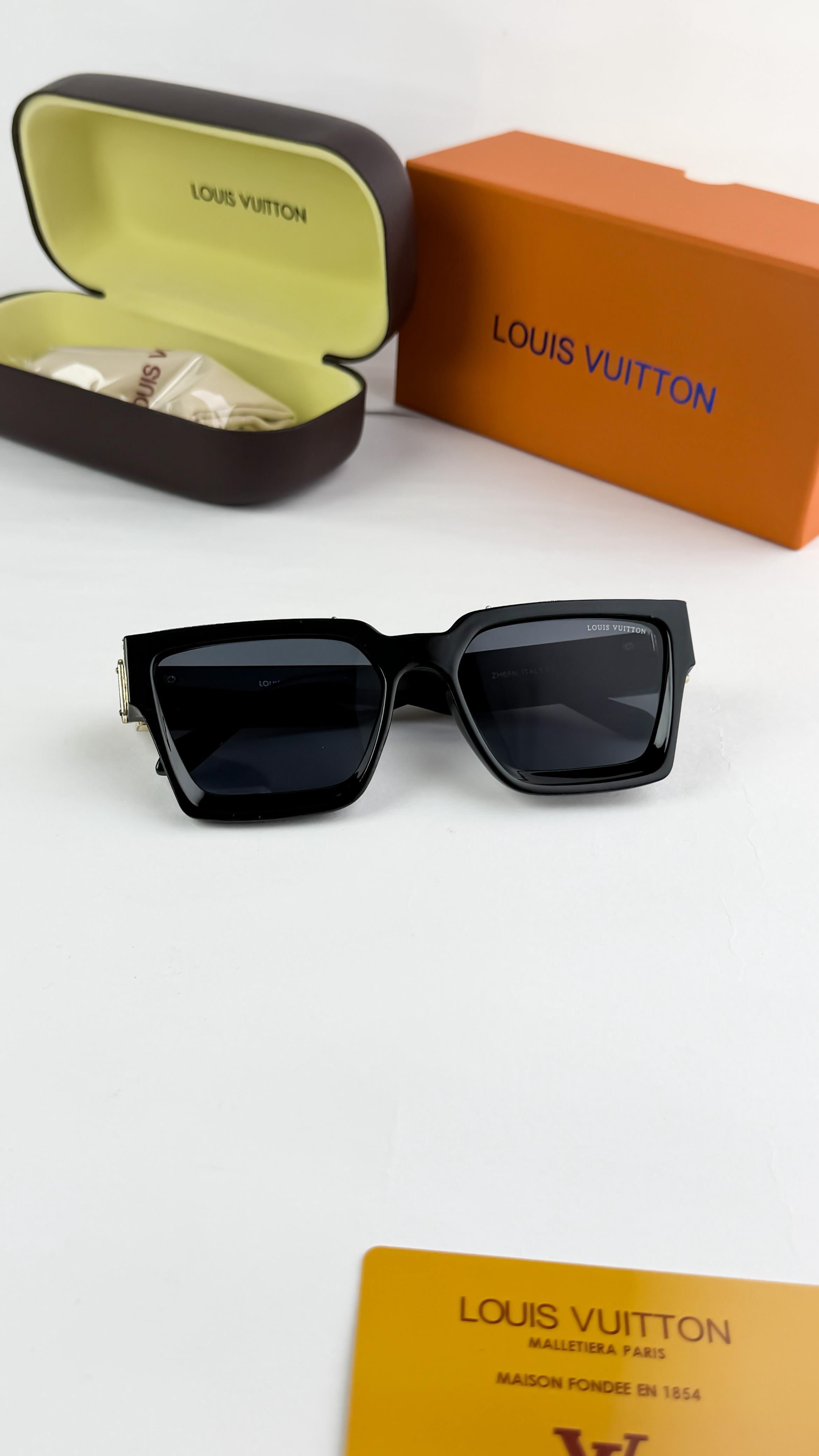 LOU__IS VUITON GOLD BLACK 65N  SUNGLASS