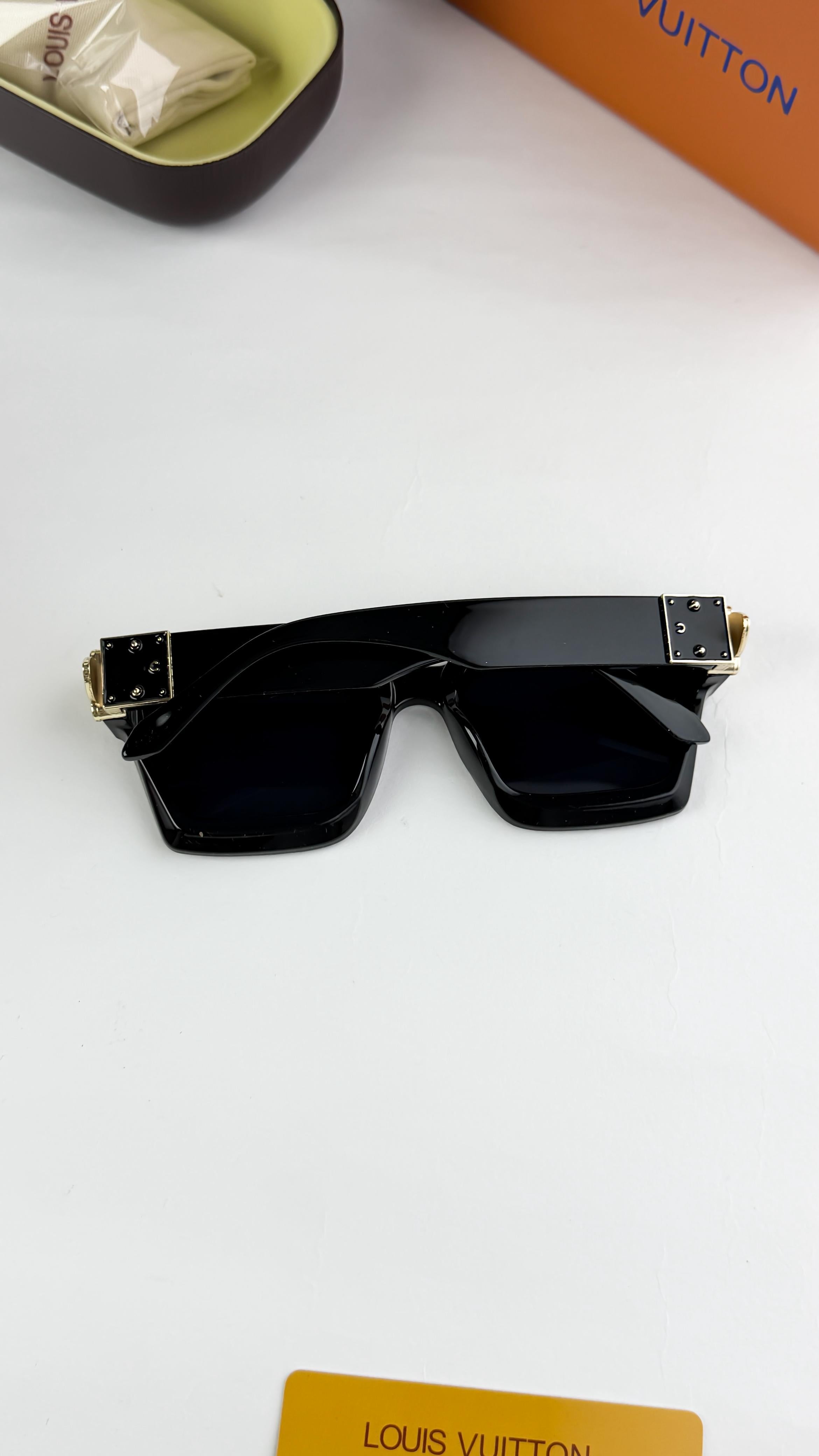 LOU__IS VUITON GOLD BLACK 65N  SUNGLASS