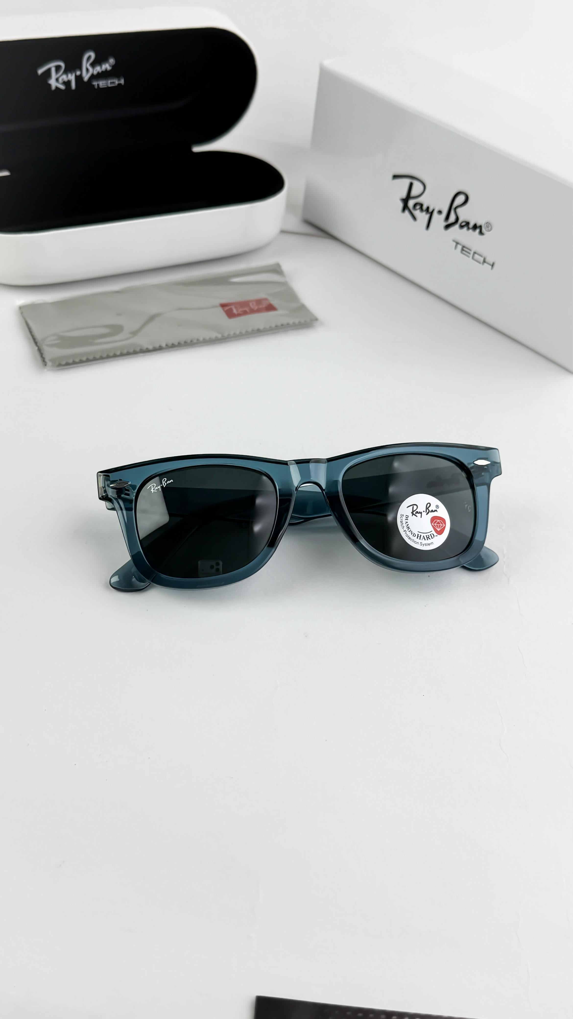 RAY__BAN BLUE JELLY 2140  SUNGLASS