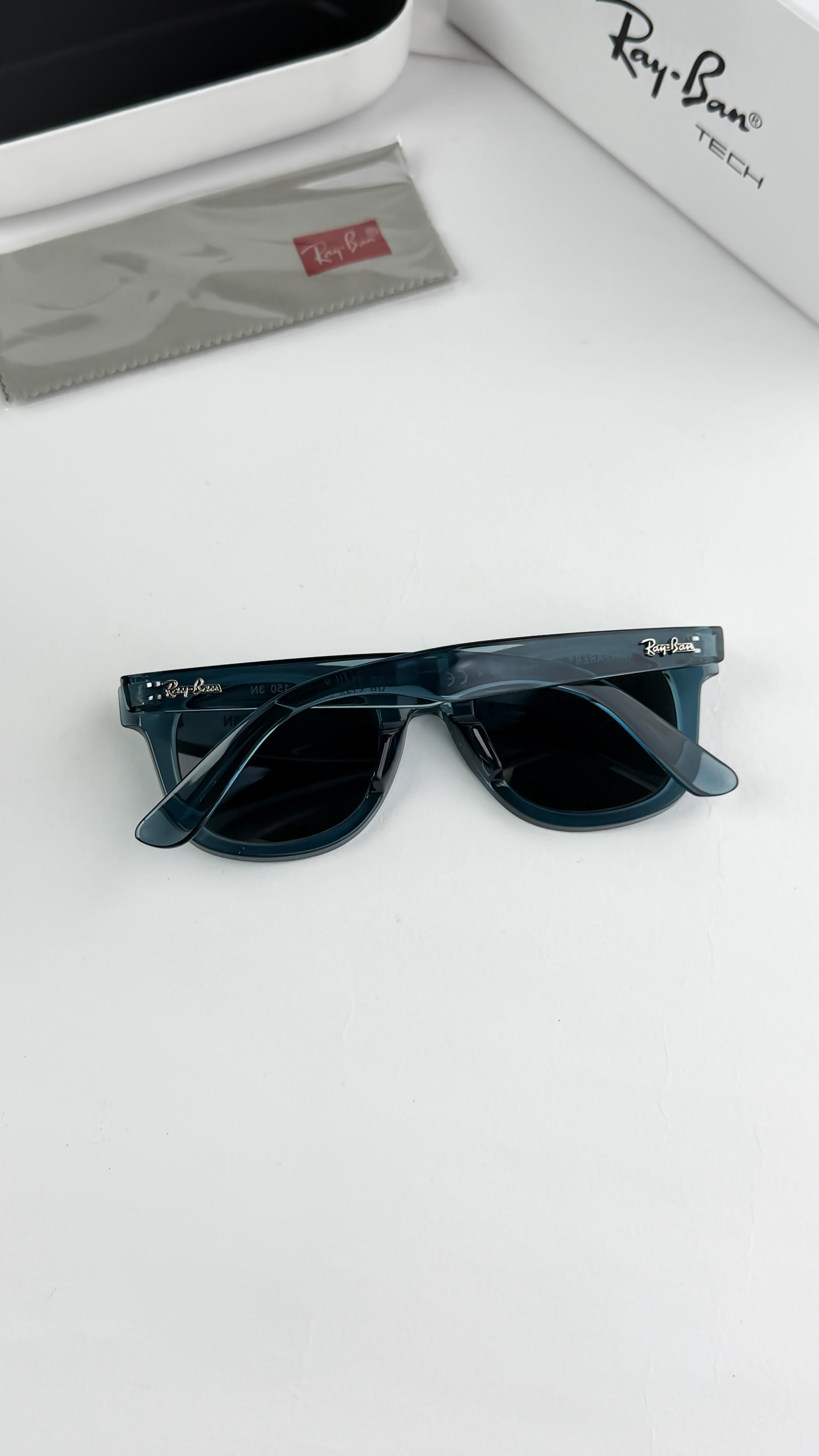RAY__BAN BLUE JELLY 2140  SUNGLASS